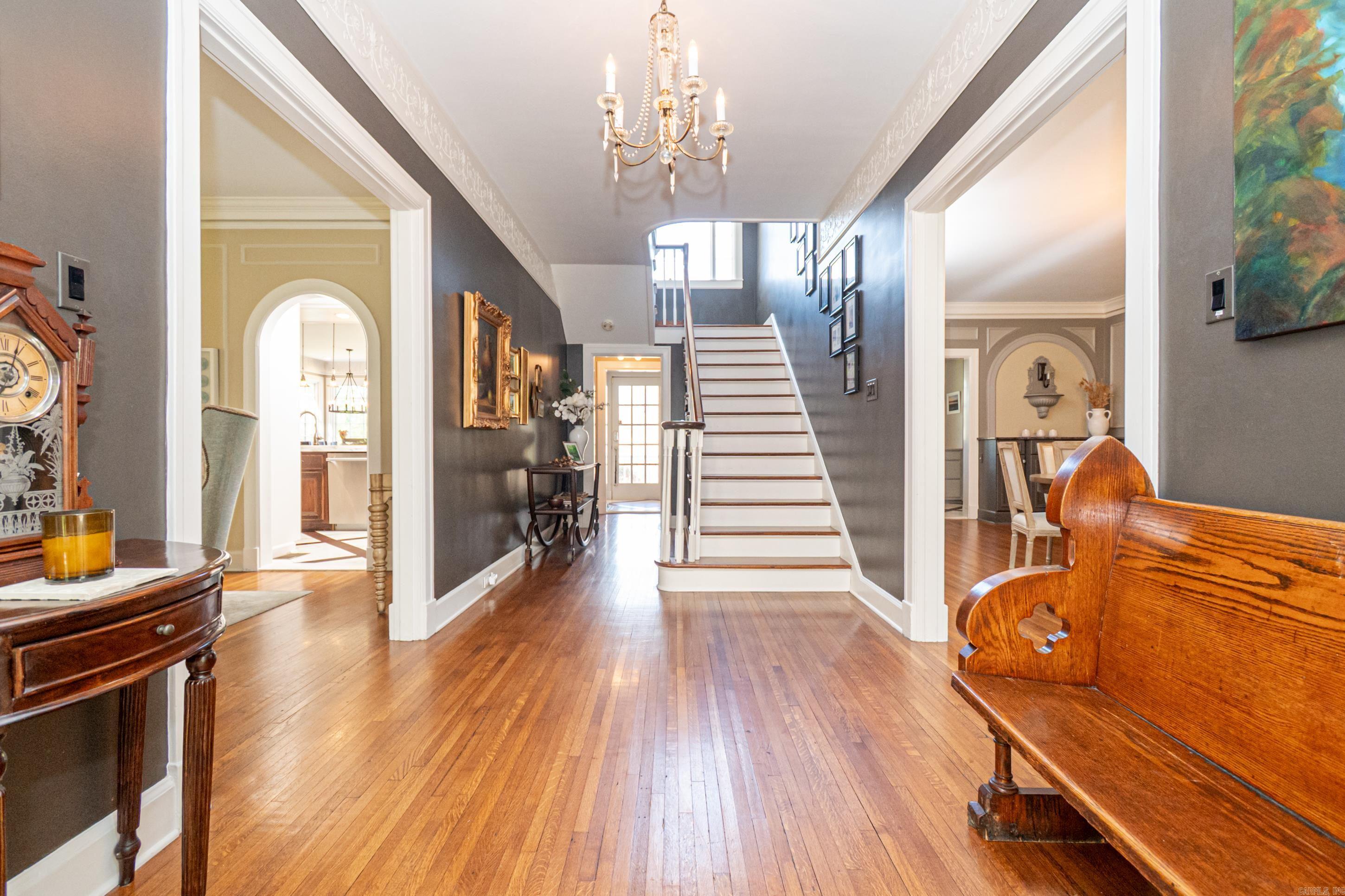 COUNTRY CLUB COLONY - Residential