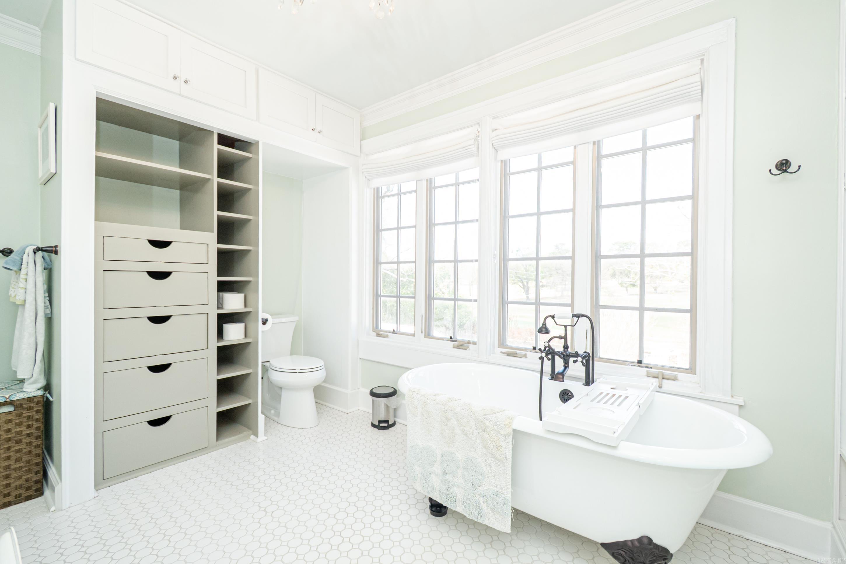 COUNTRY CLUB COLONY - Residential