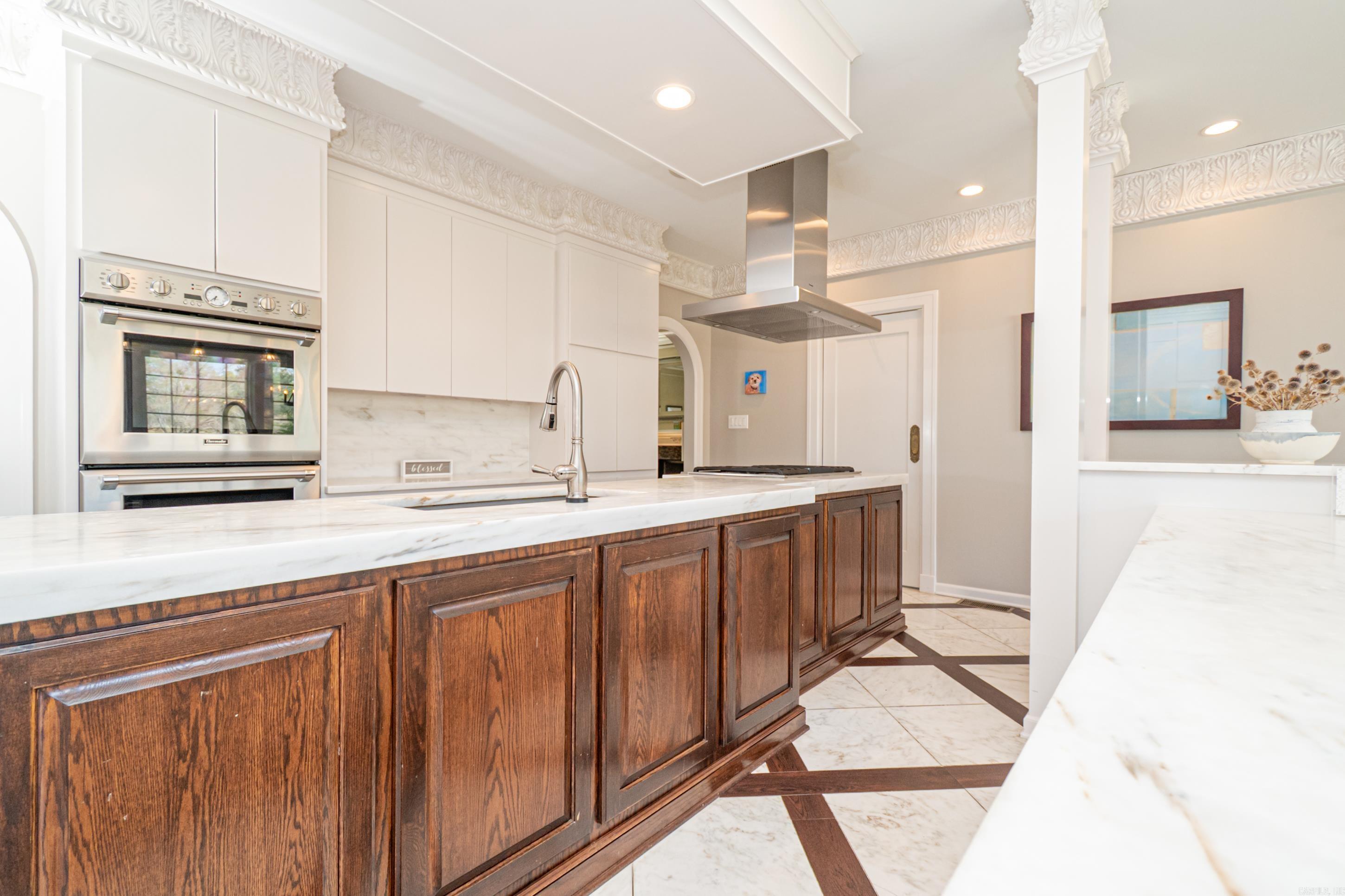 COUNTRY CLUB COLONY - Residential