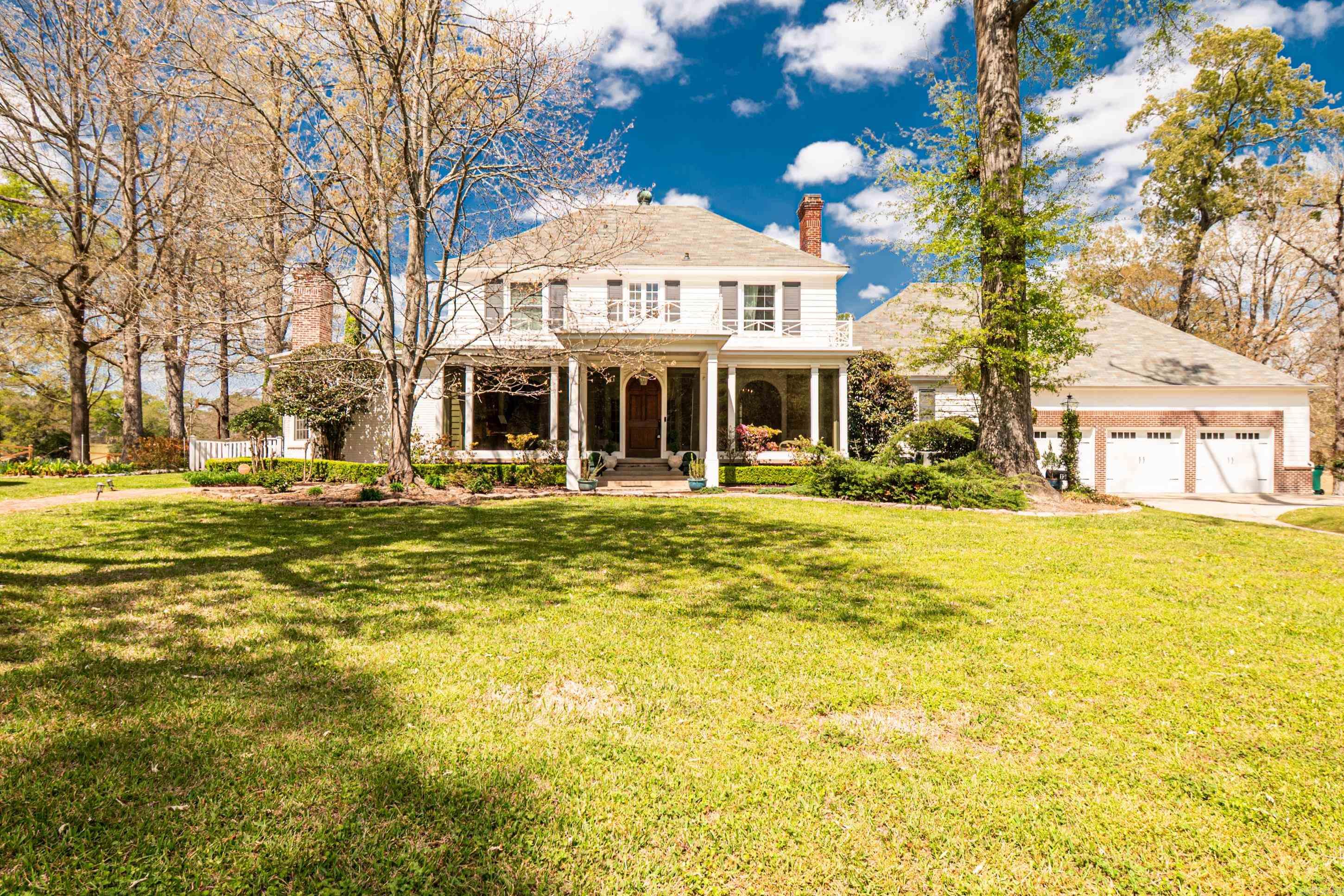 COUNTRY CLUB COLONY - Residential