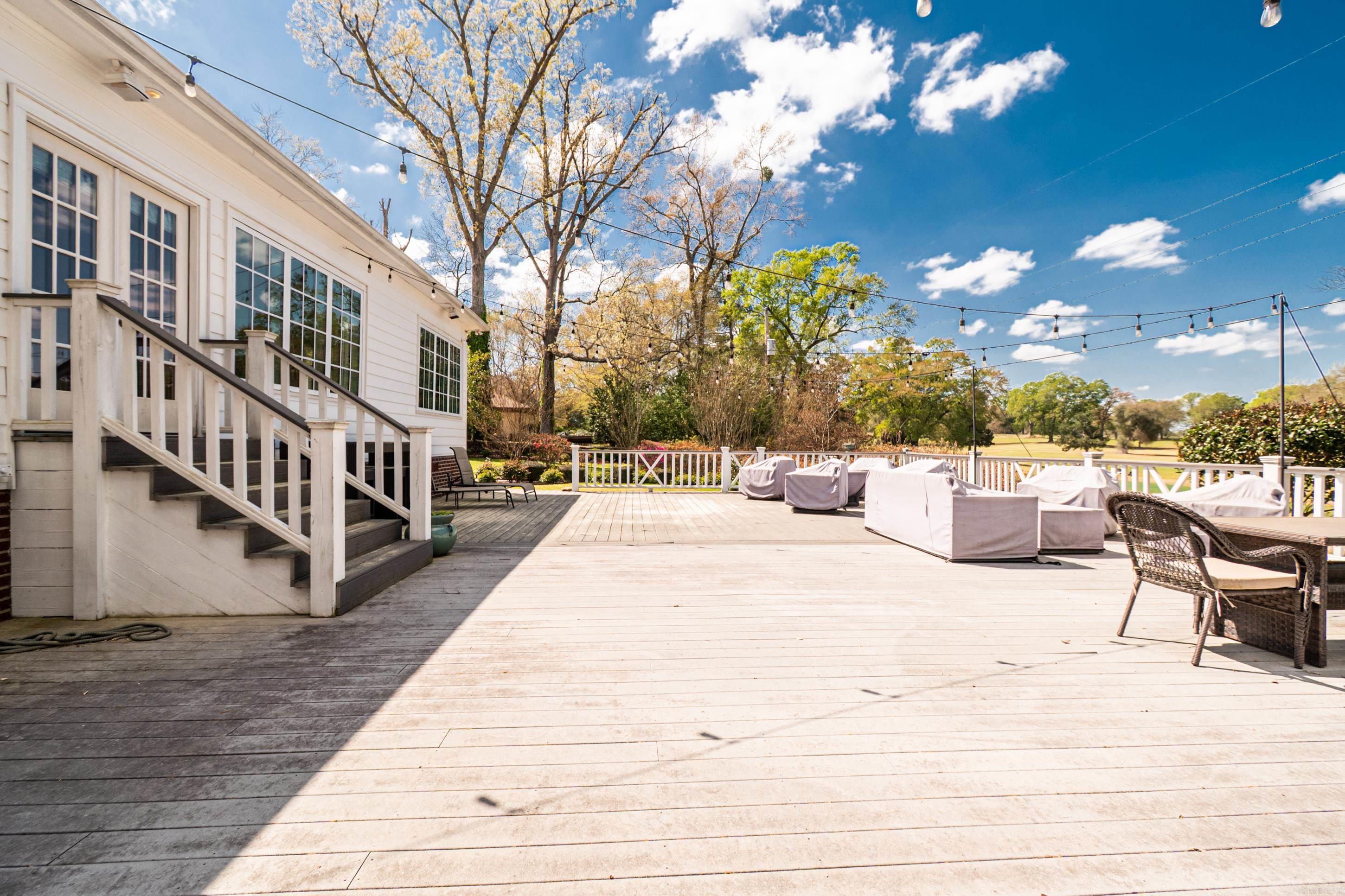 COUNTRY CLUB COLONY - Residential