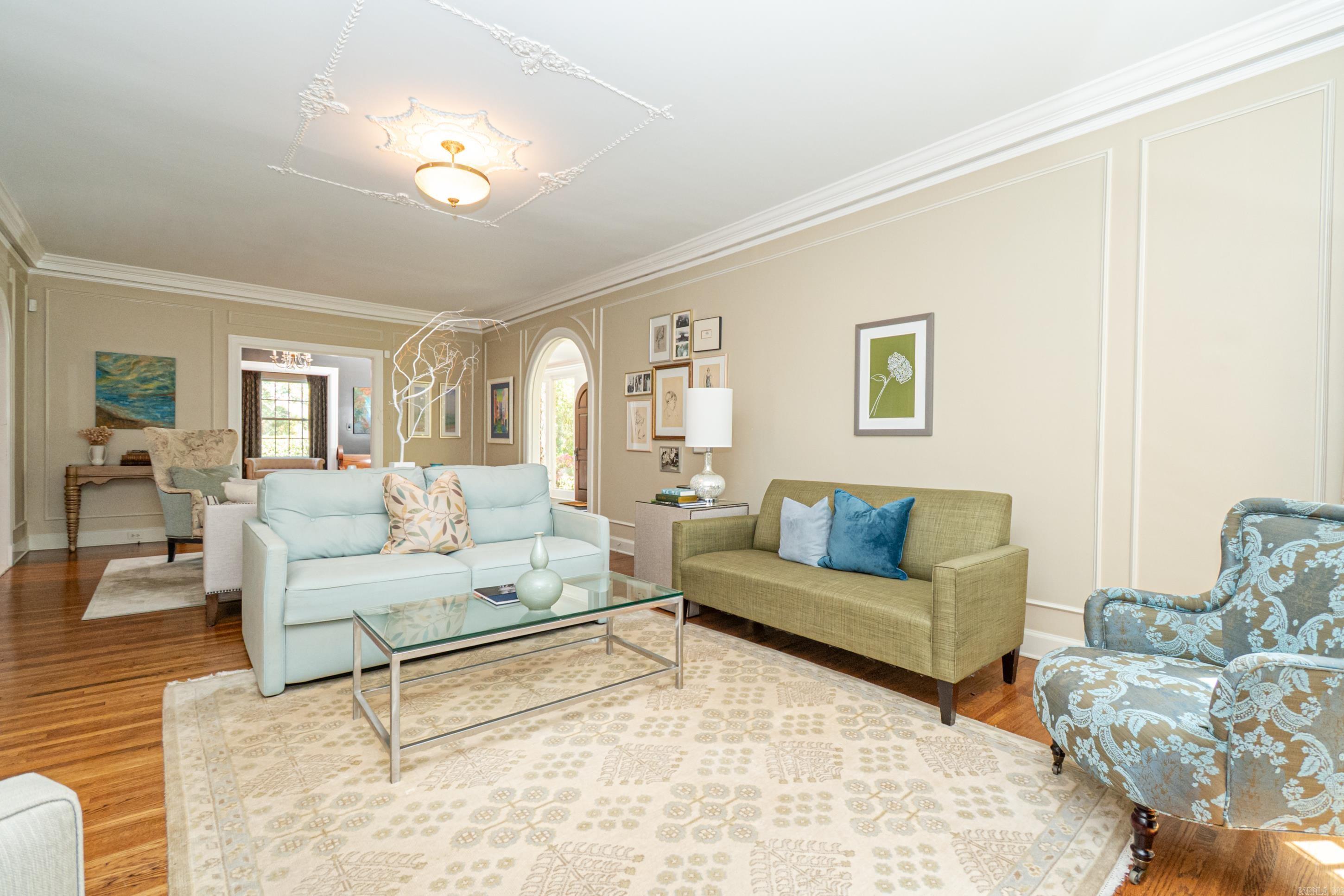 COUNTRY CLUB COLONY - Residential