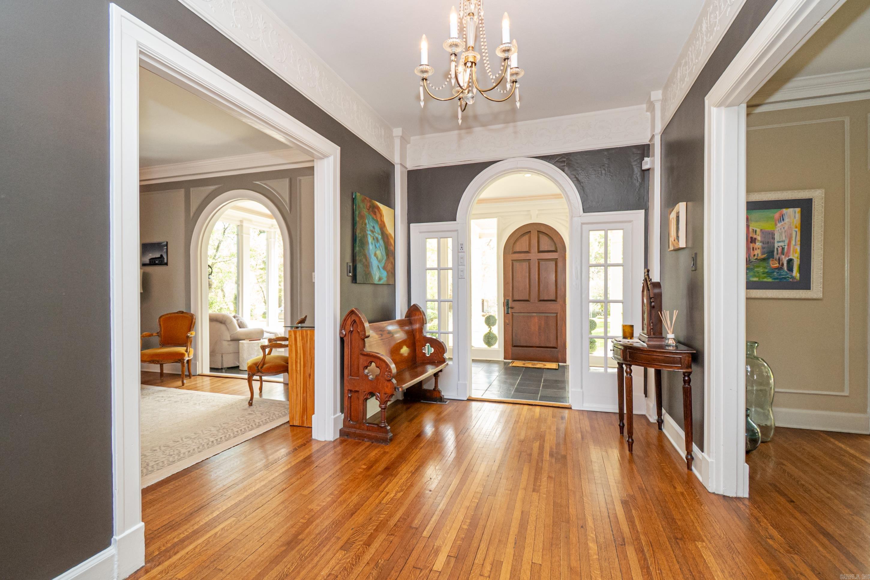 COUNTRY CLUB COLONY - Residential