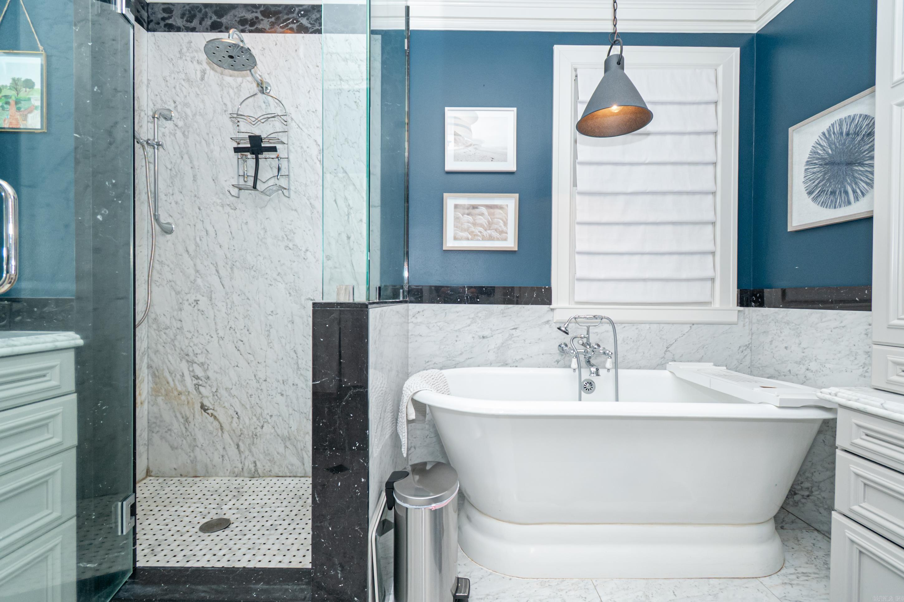 COUNTRY CLUB COLONY - Residential