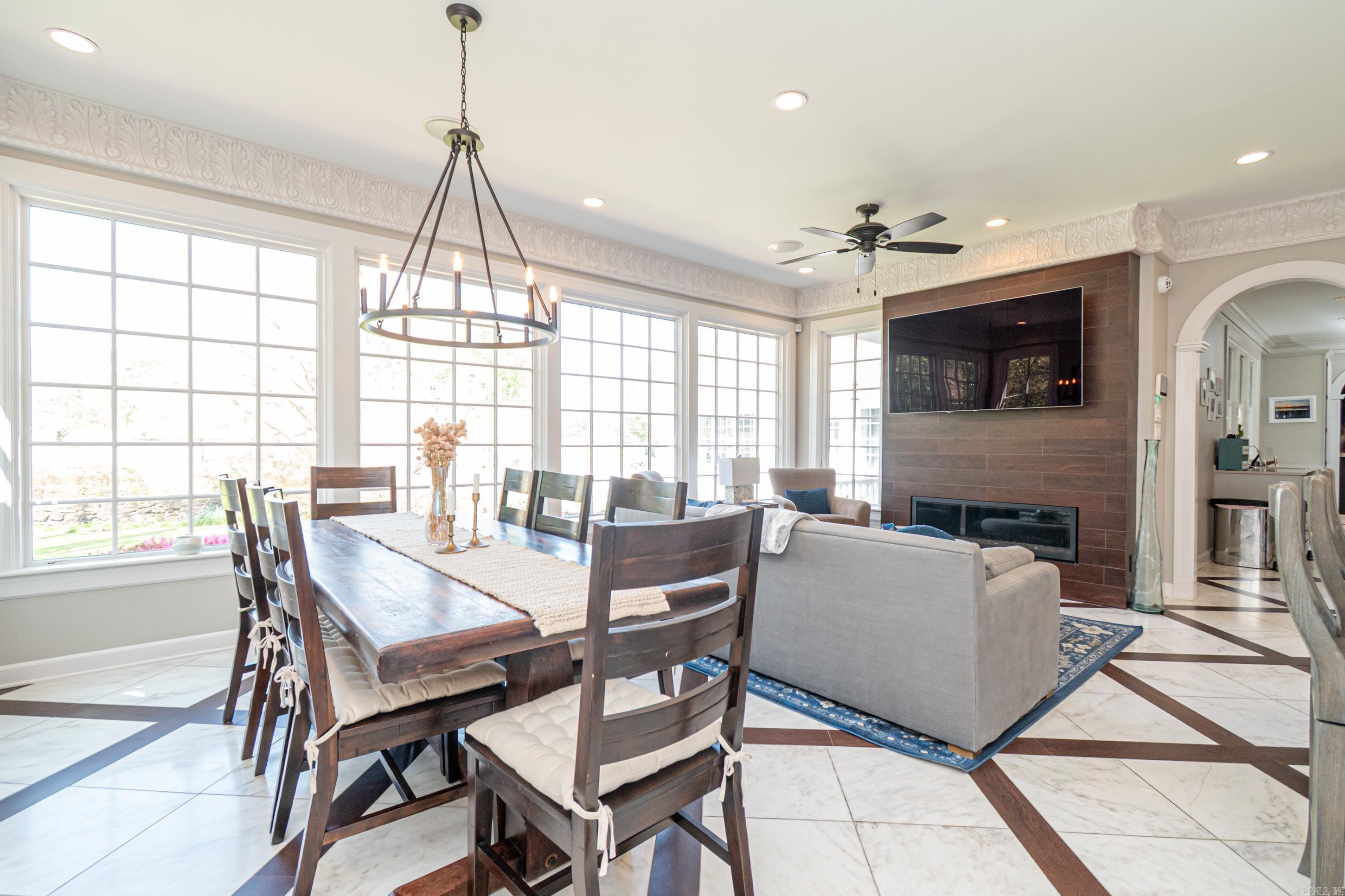 COUNTRY CLUB COLONY - Residential