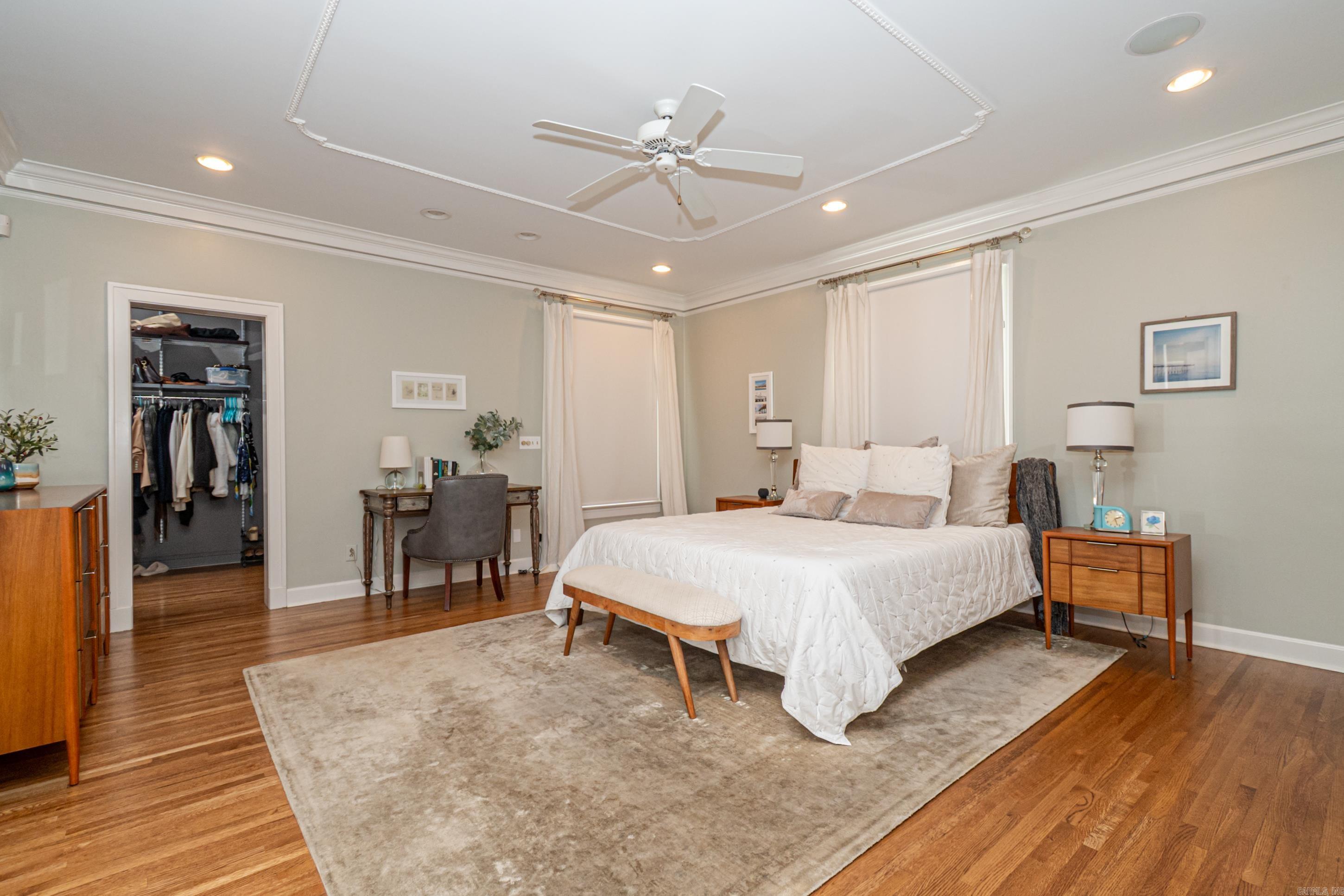 COUNTRY CLUB COLONY - Residential