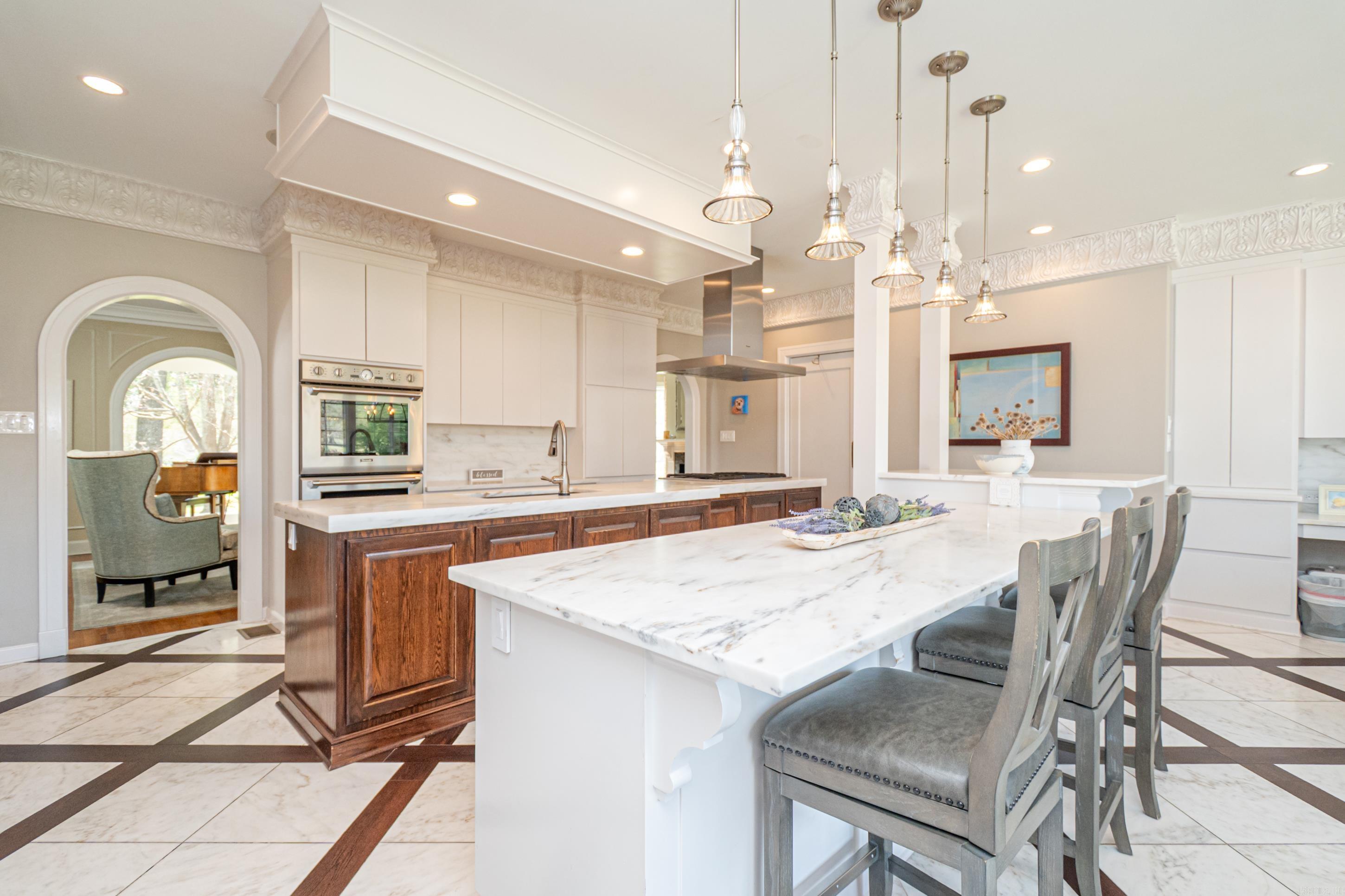 COUNTRY CLUB COLONY - Residential