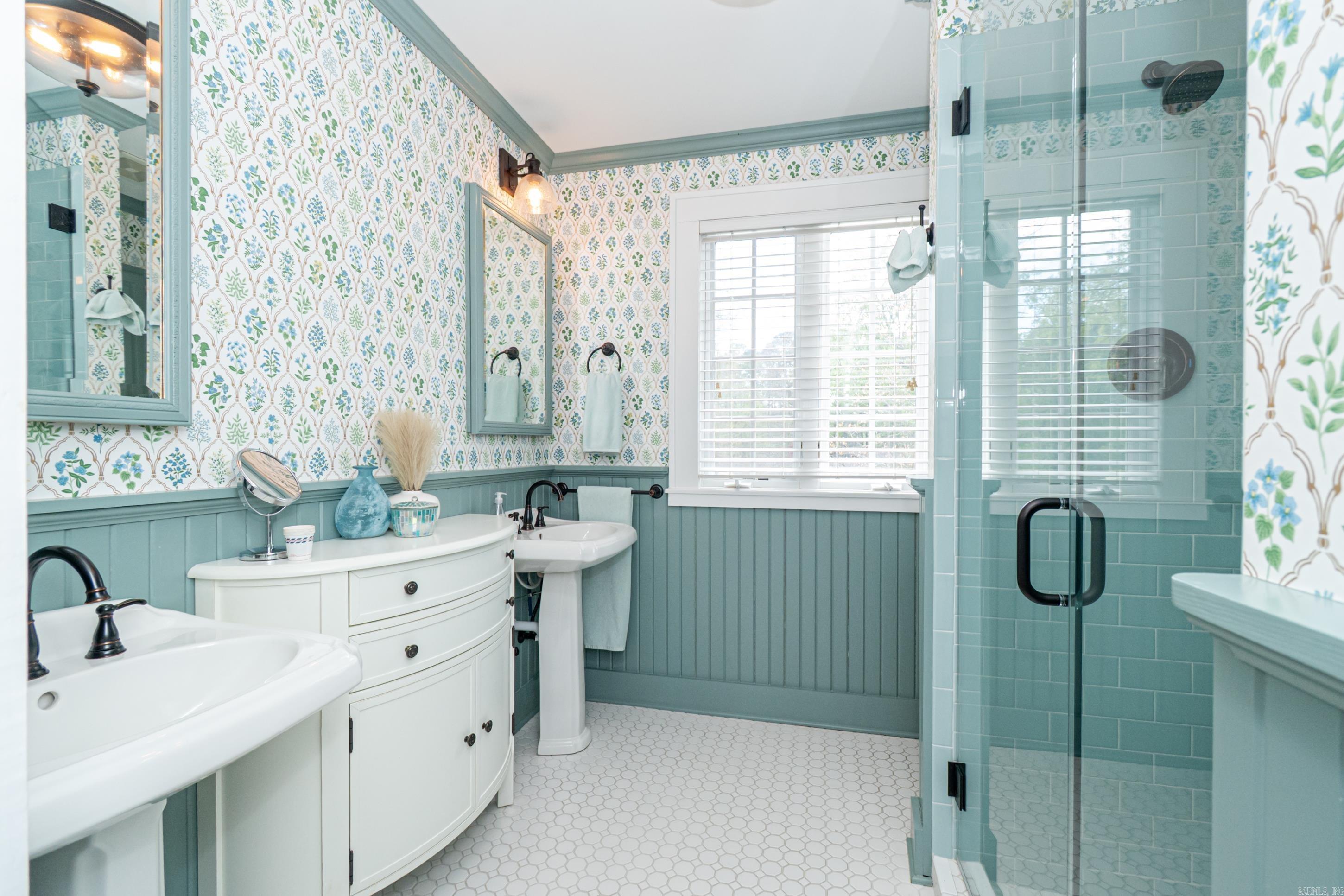 COUNTRY CLUB COLONY - Residential