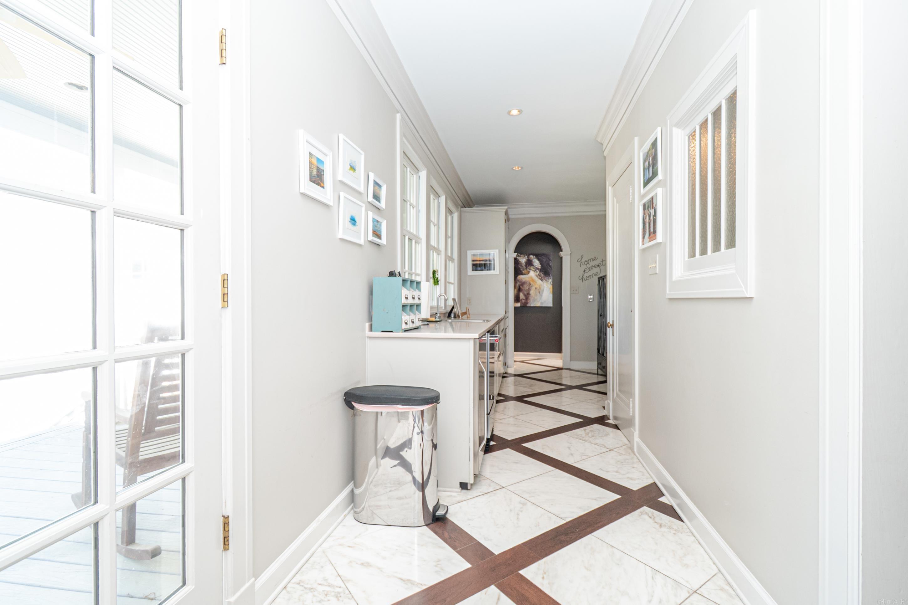 COUNTRY CLUB COLONY - Residential