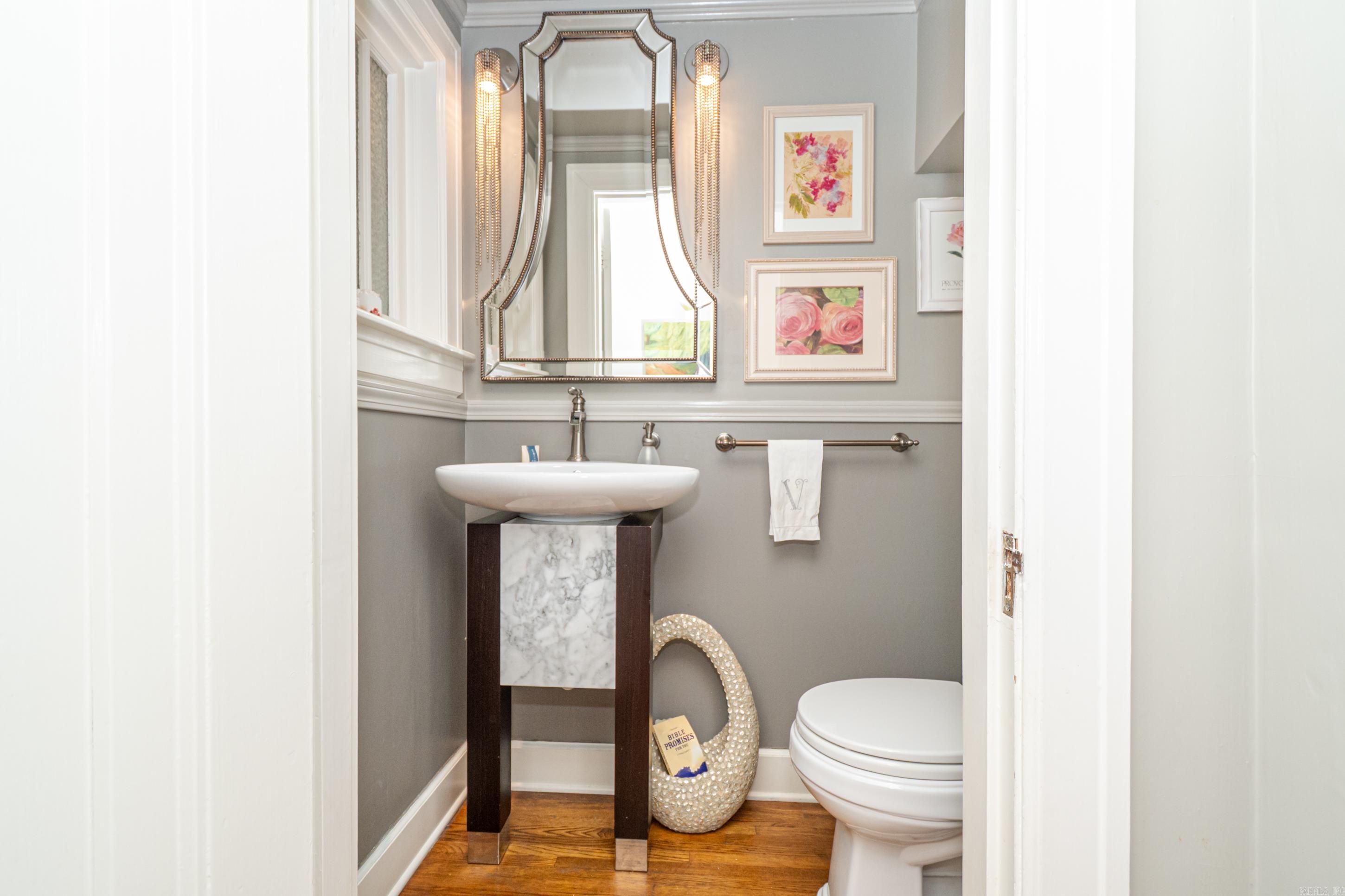 COUNTRY CLUB COLONY - Residential