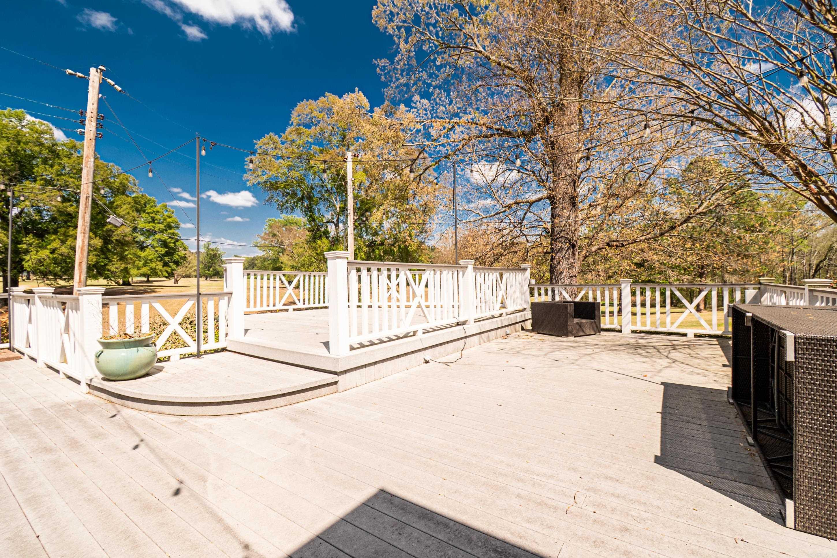 COUNTRY CLUB COLONY - Residential