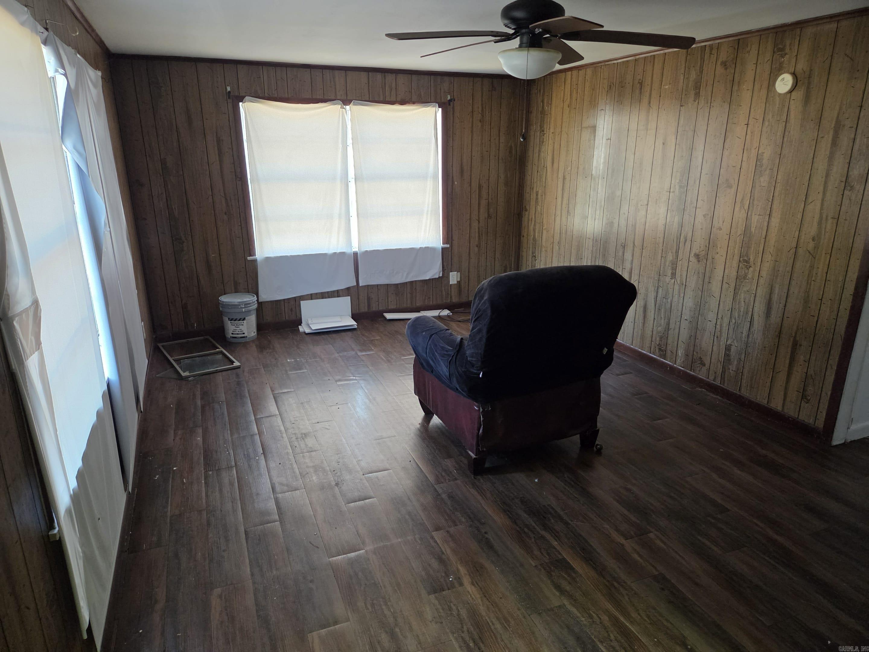 SHADY GROVE - Residential