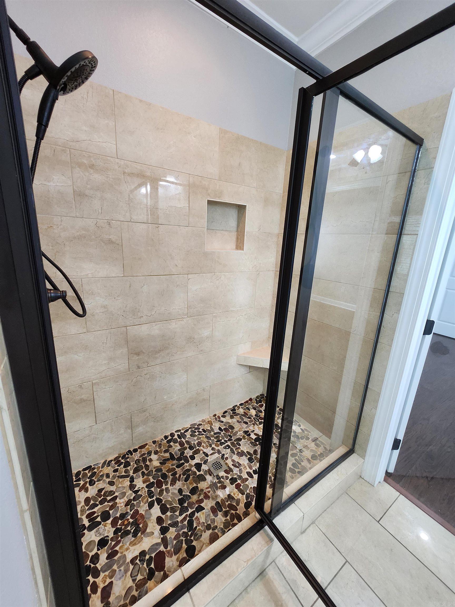 WHISPERING HILLS - Residential