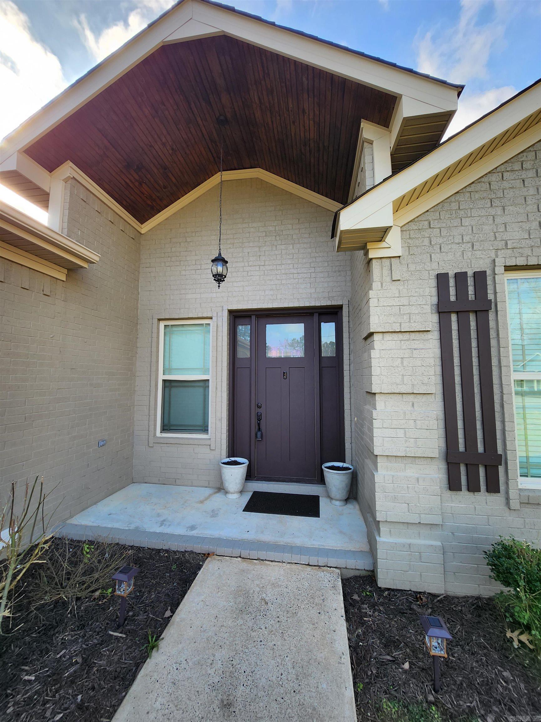 WHISPERING HILLS - Residential