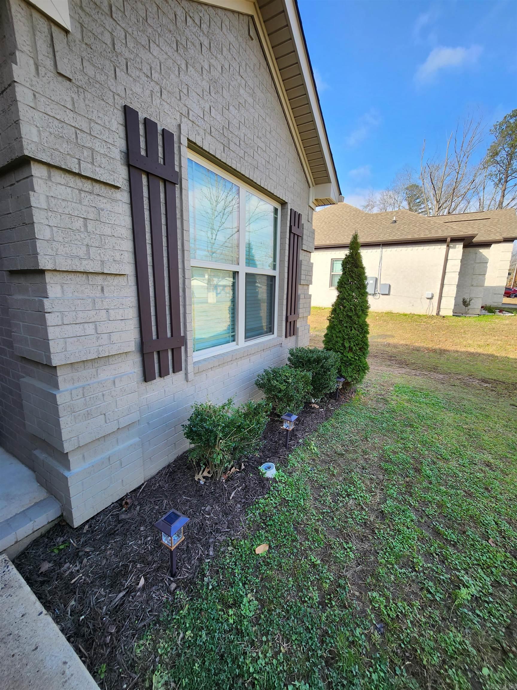 WHISPERING HILLS - Residential