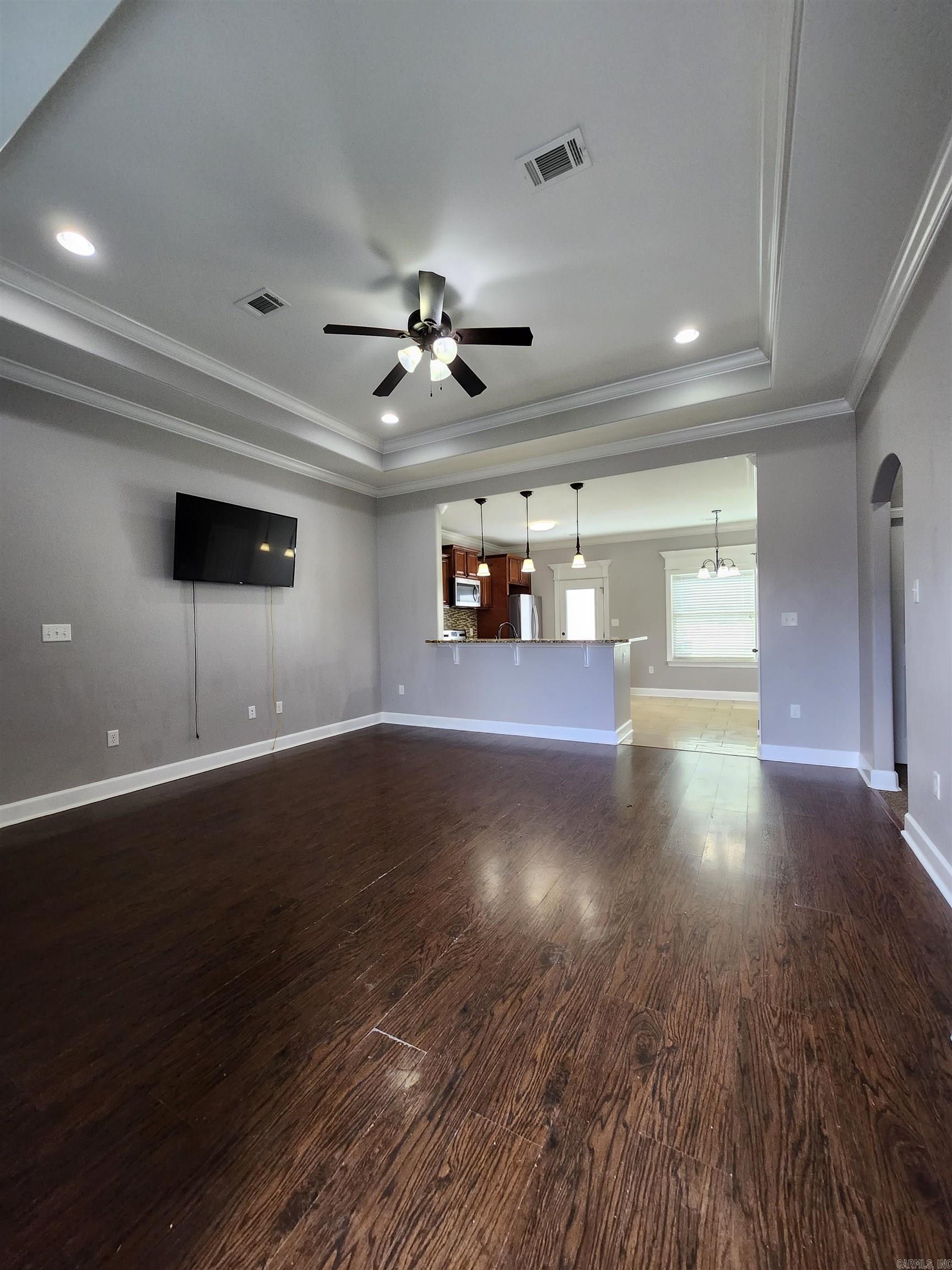 WHISPERING HILLS - Residential