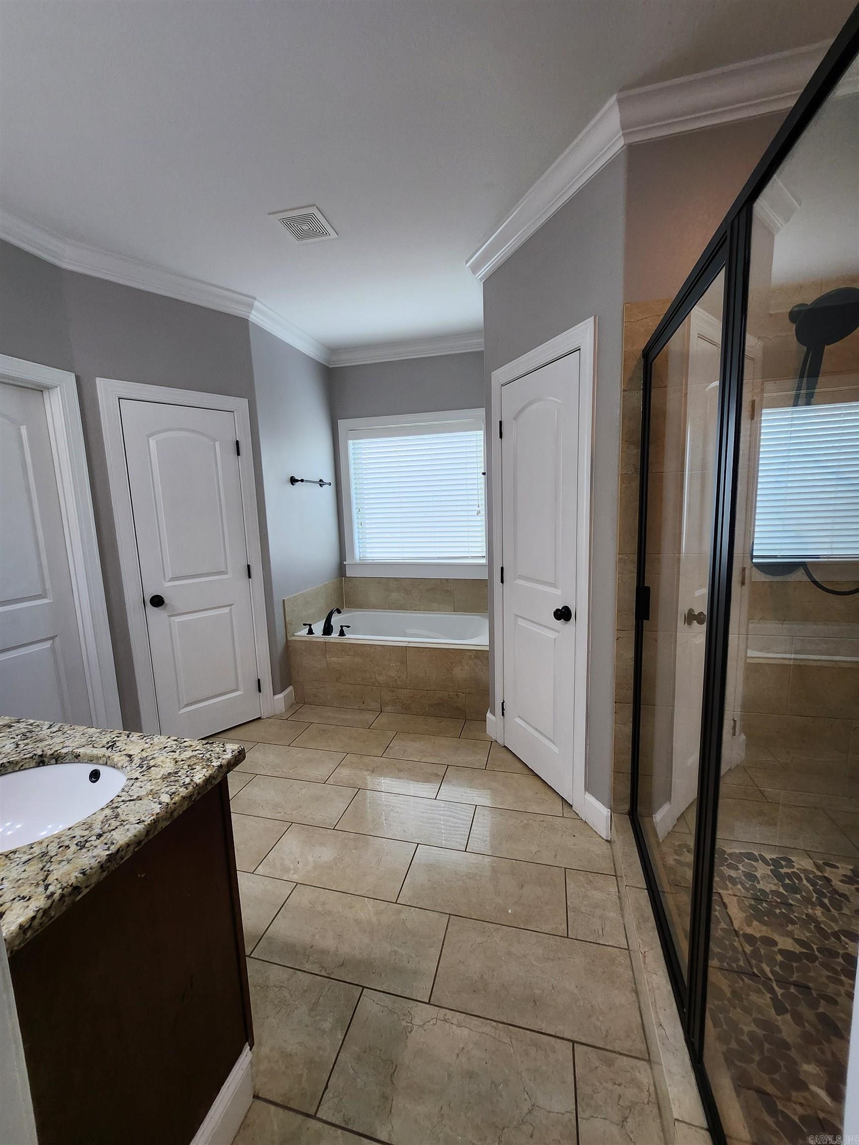 WHISPERING HILLS - Residential