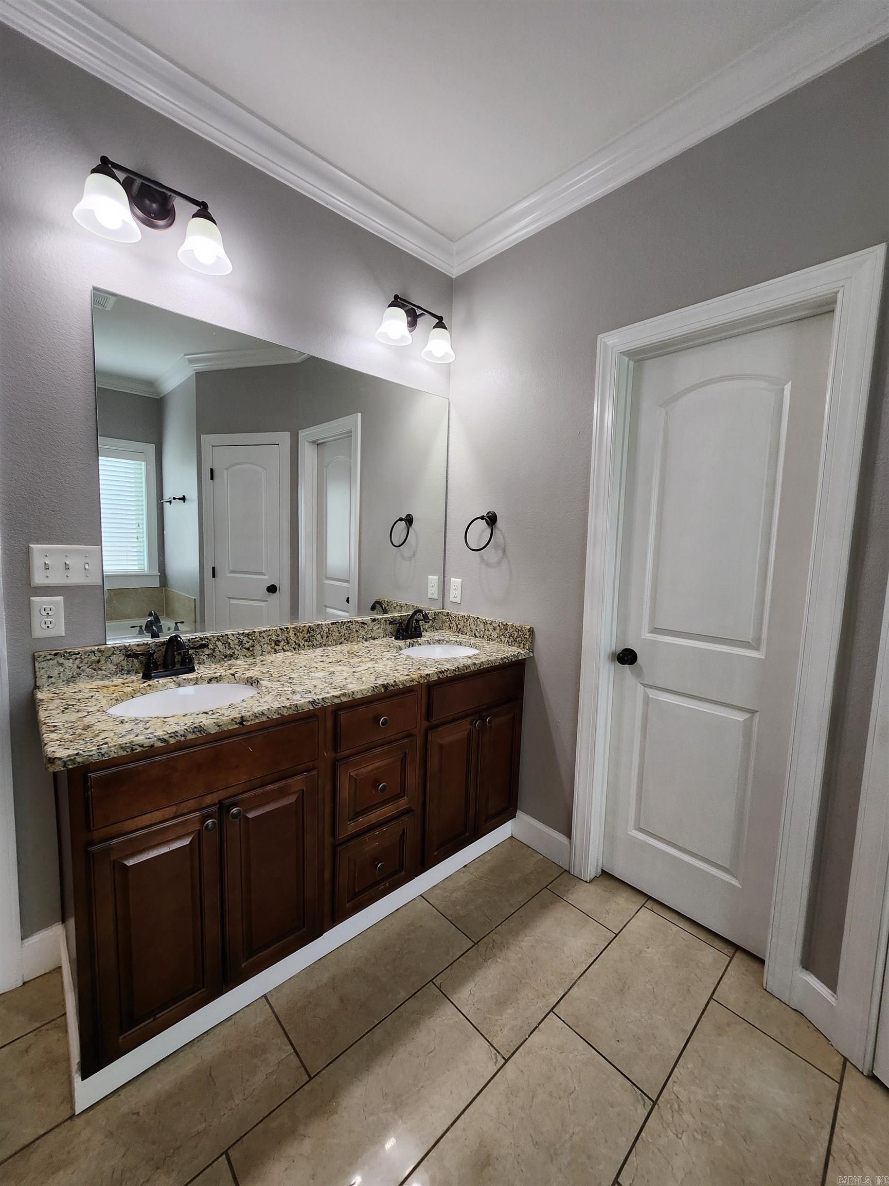 WHISPERING HILLS - Residential