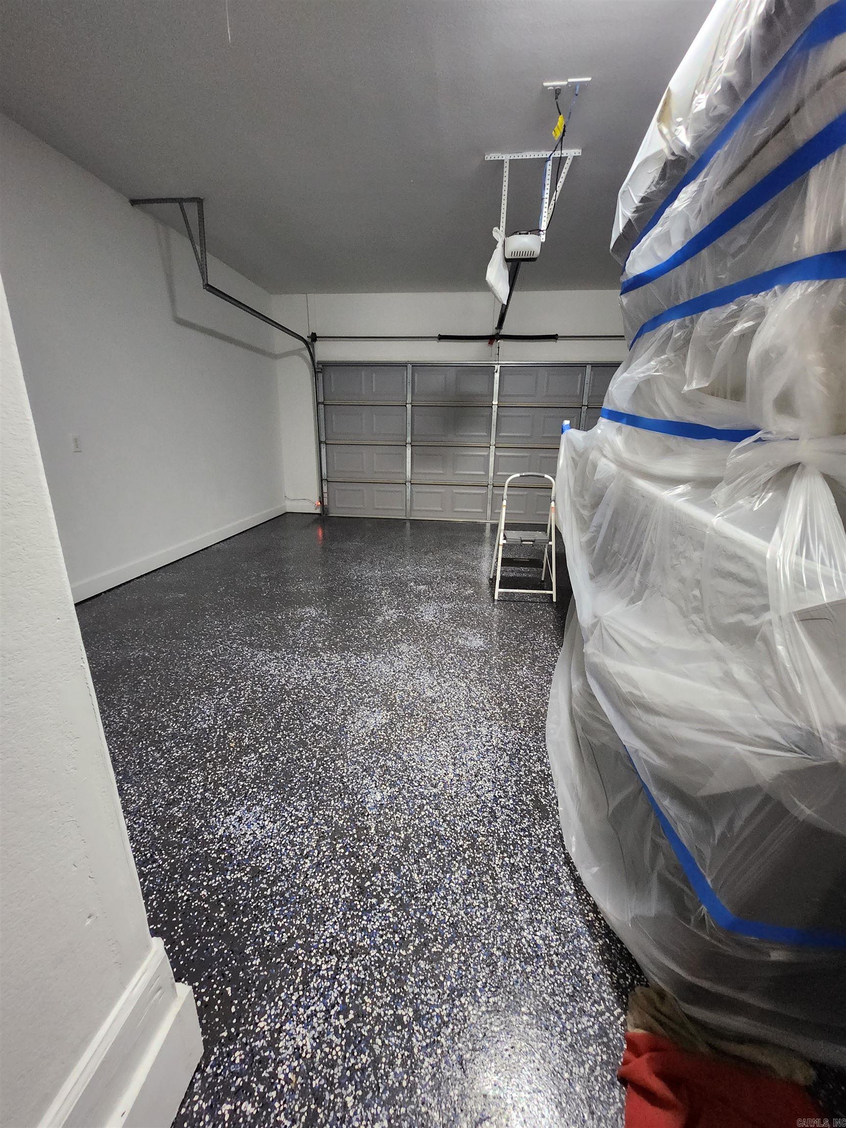 WHISPERING HILLS - Residential