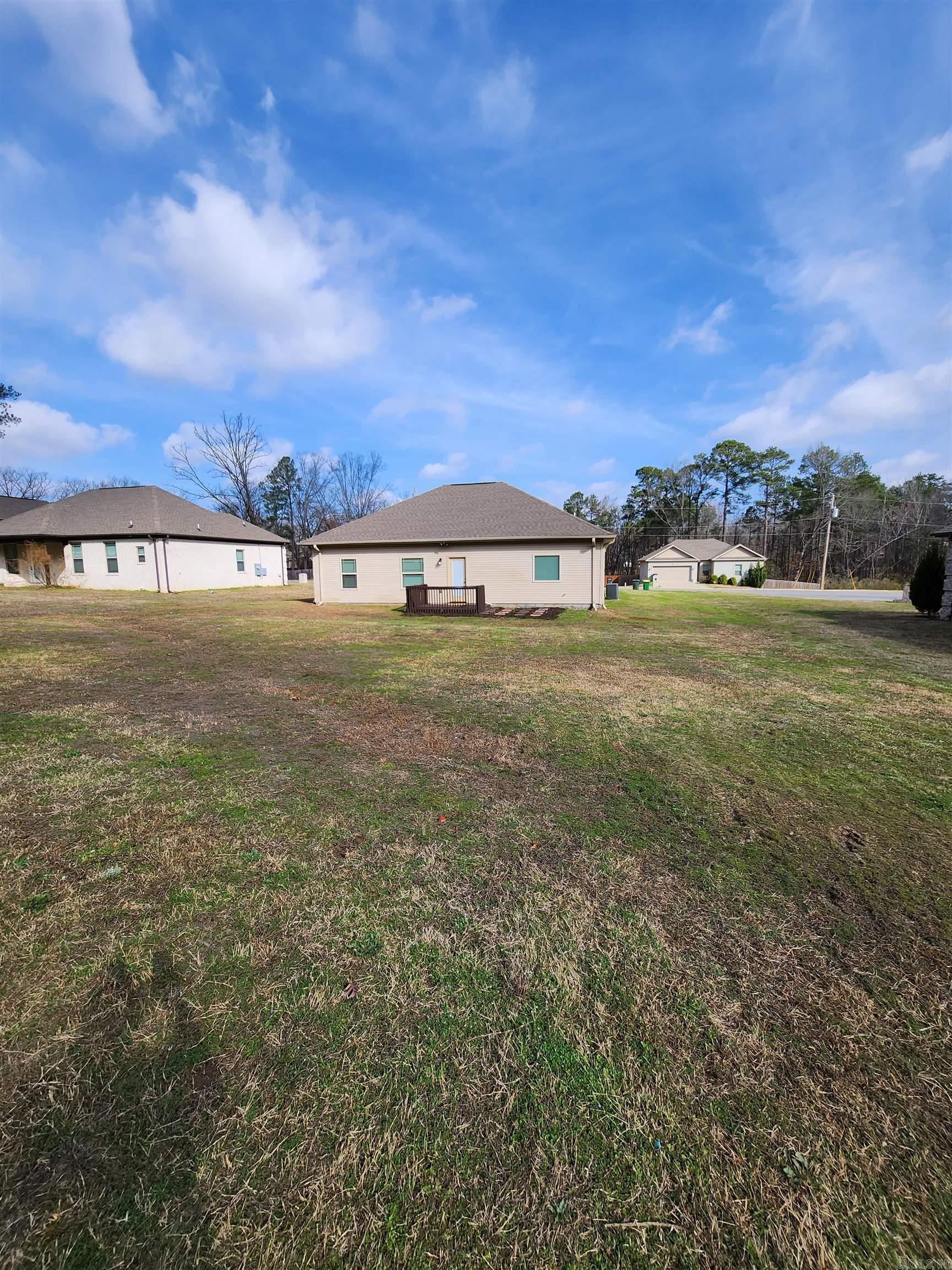 WHISPERING HILLS - Residential