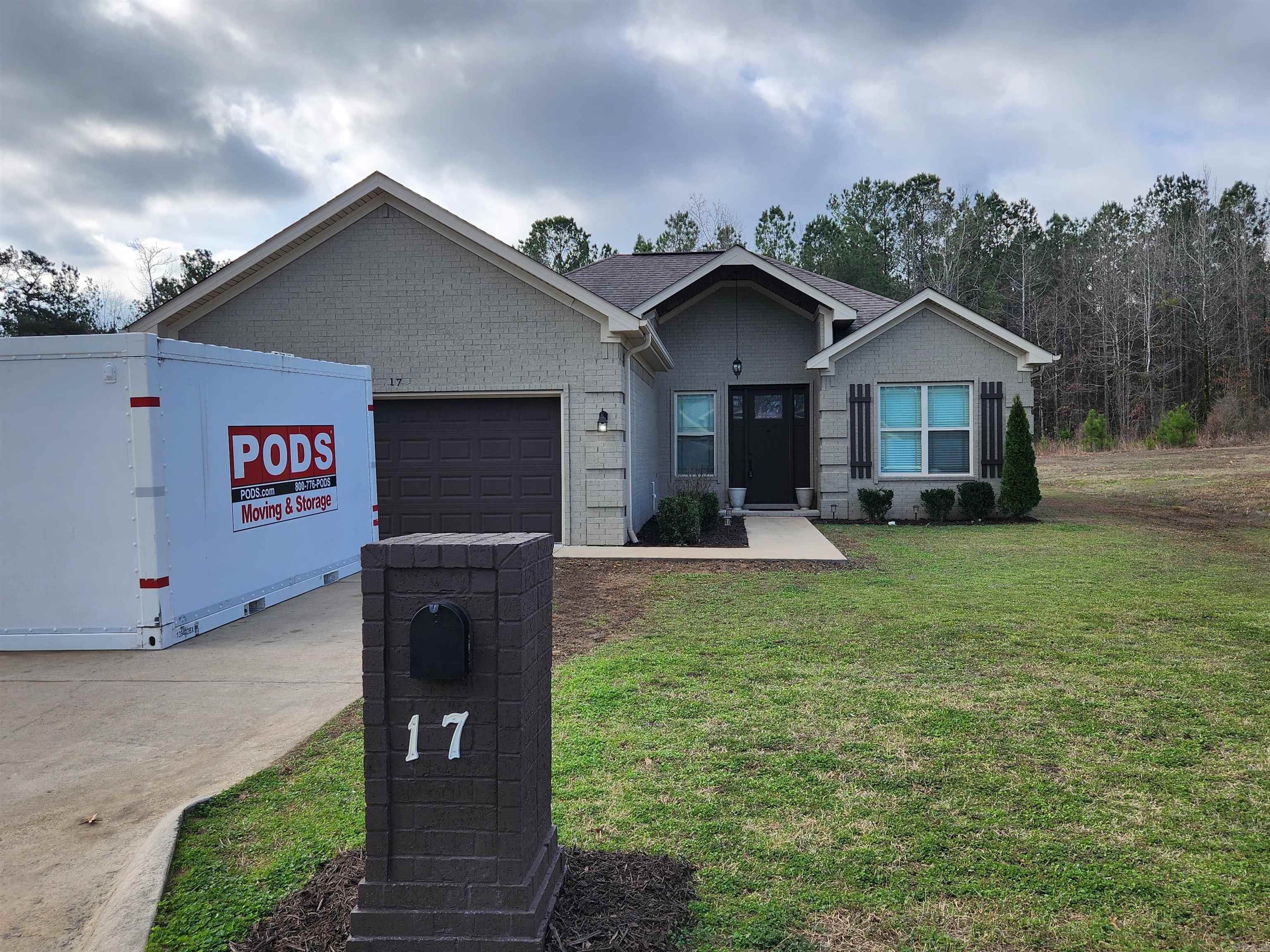 WHISPERING HILLS - Residential