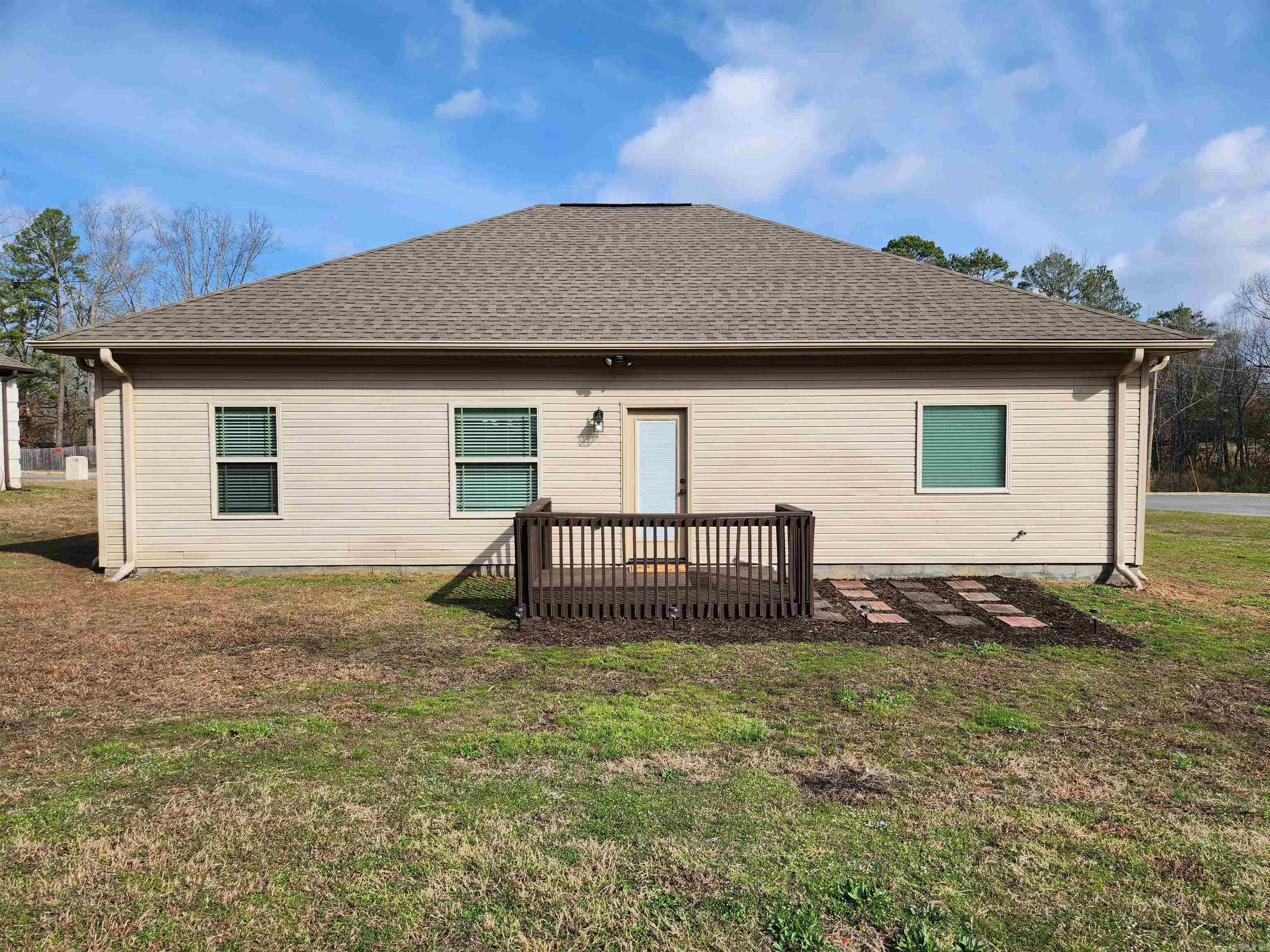 WHISPERING HILLS - Residential