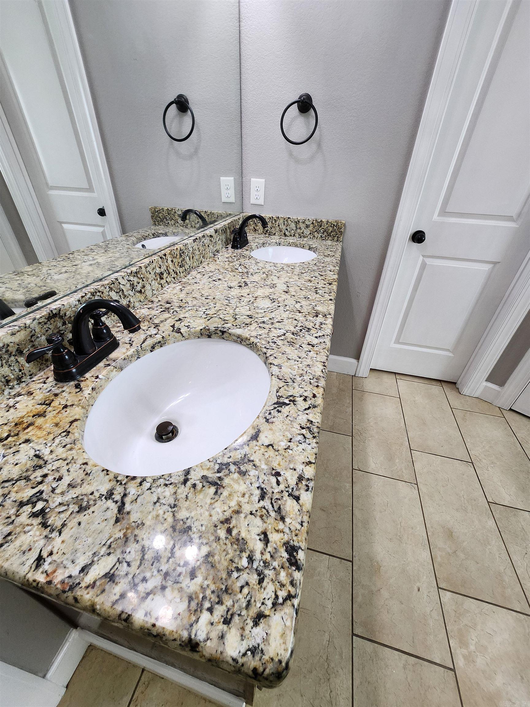 WHISPERING HILLS - Residential