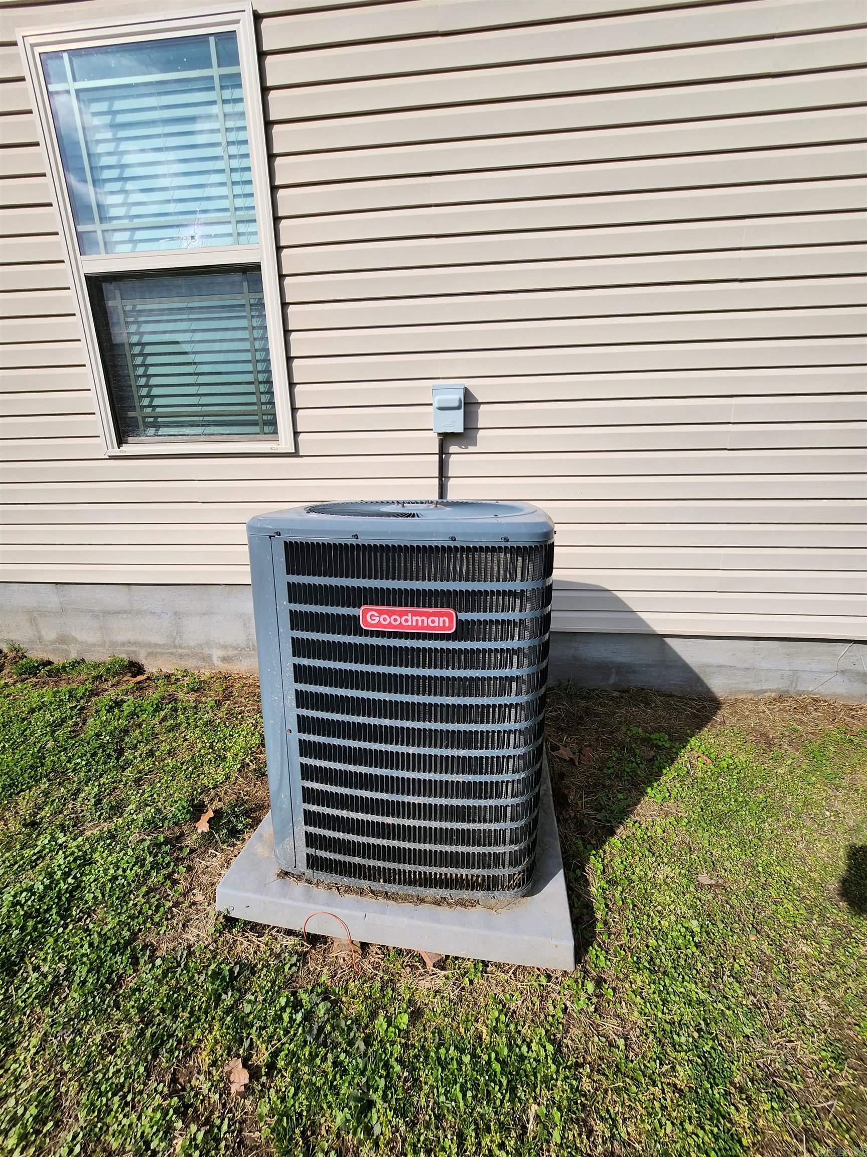 WHISPERING HILLS - Residential