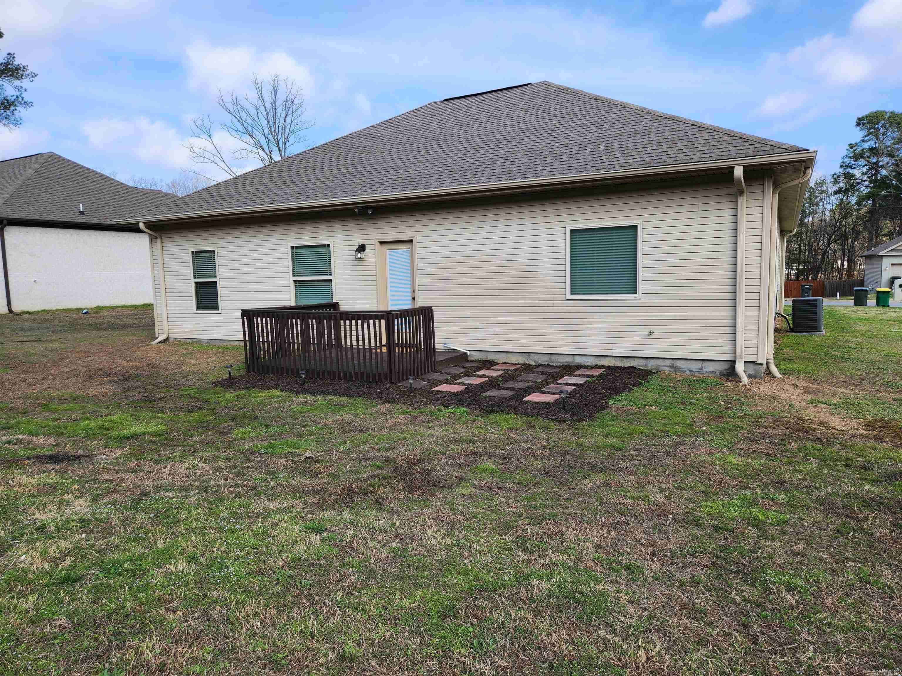 WHISPERING HILLS - Residential