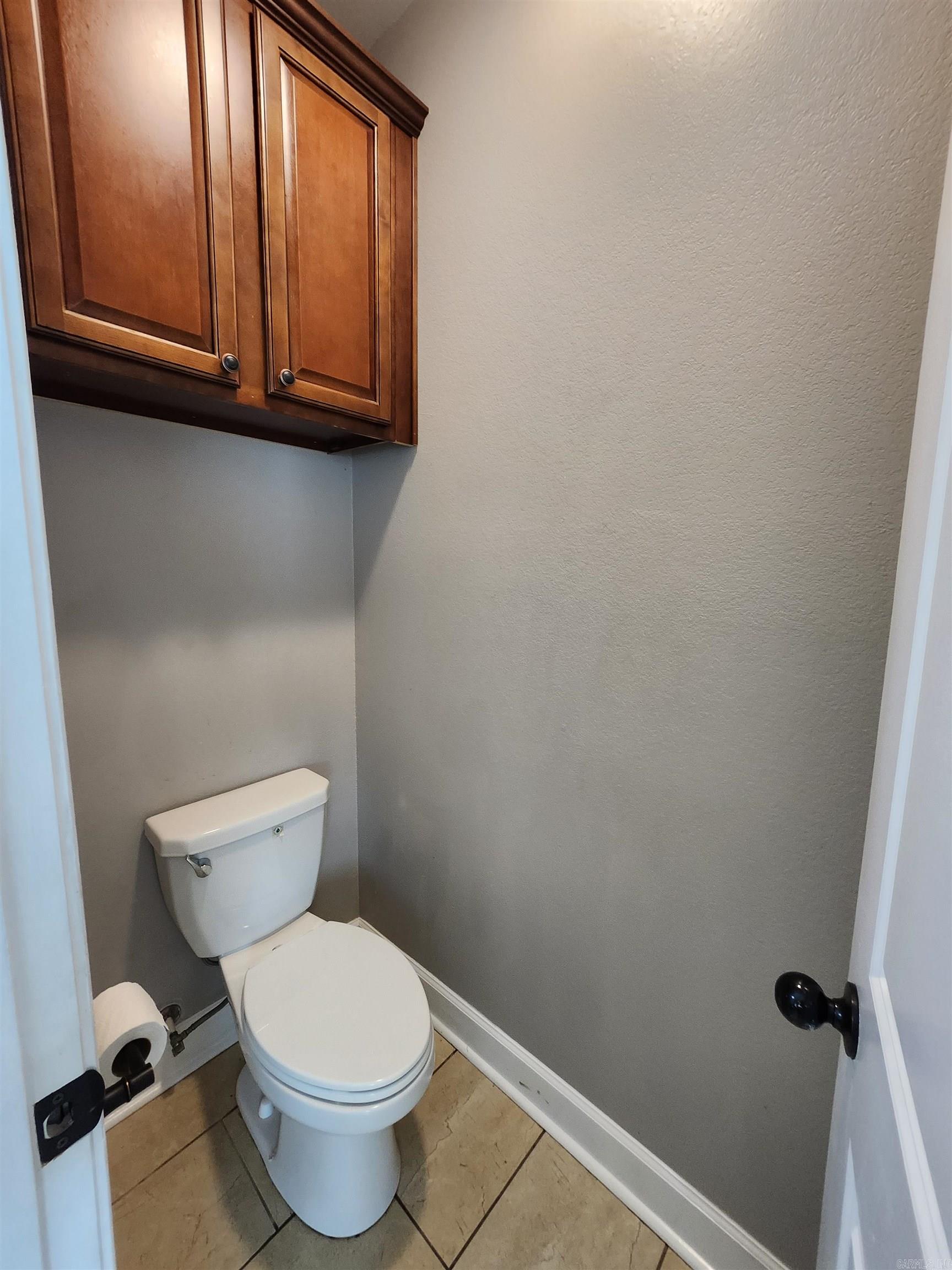 WHISPERING HILLS - Residential