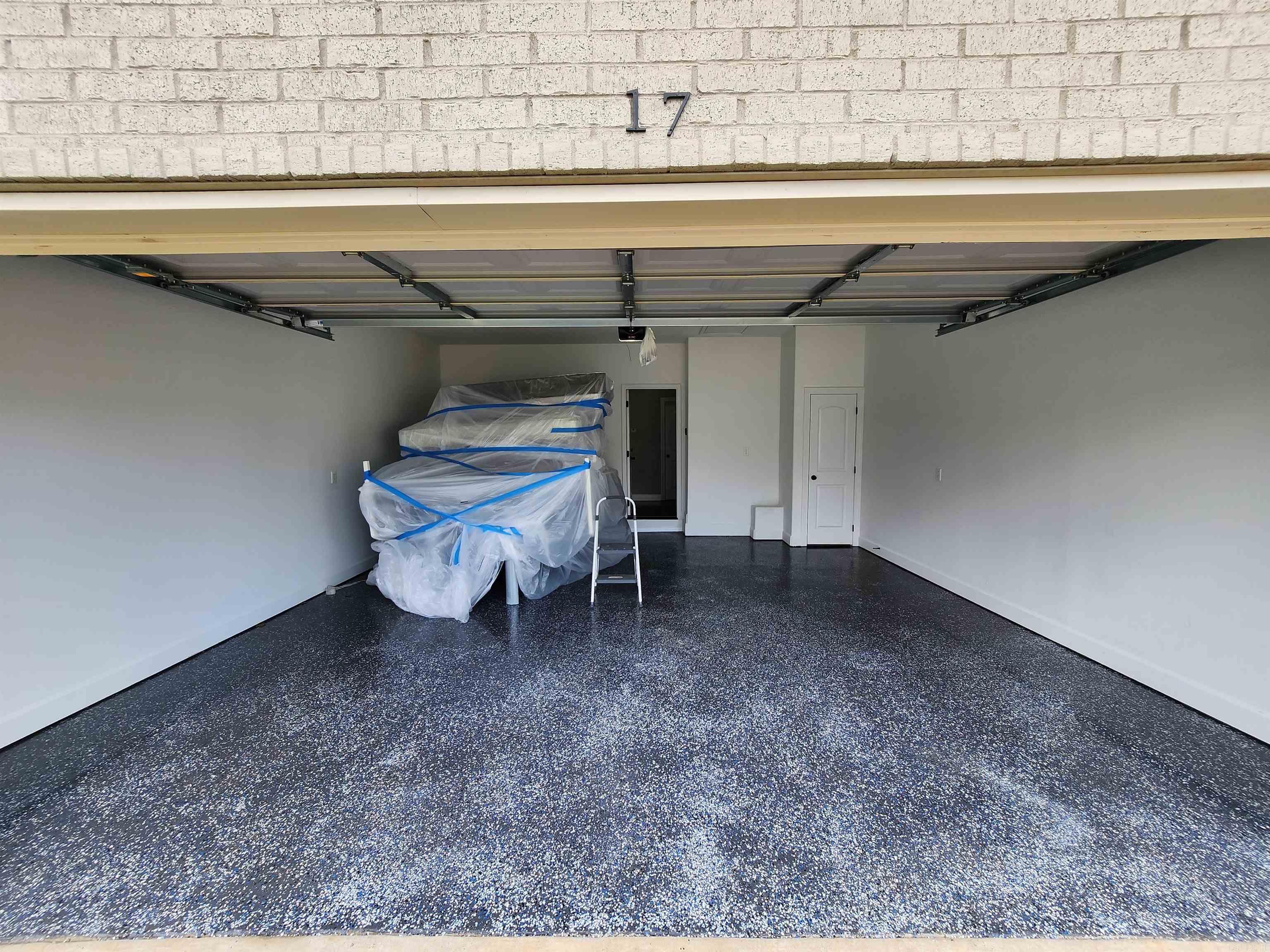 WHISPERING HILLS - Residential