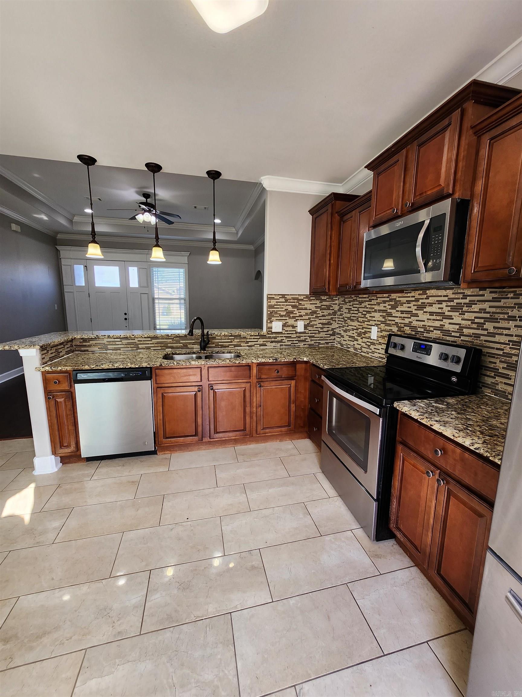 WHISPERING HILLS - Residential