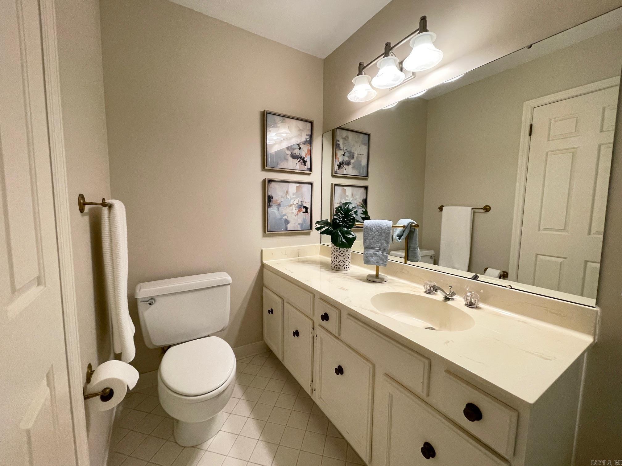 ANDOVER SQUARE - Residential