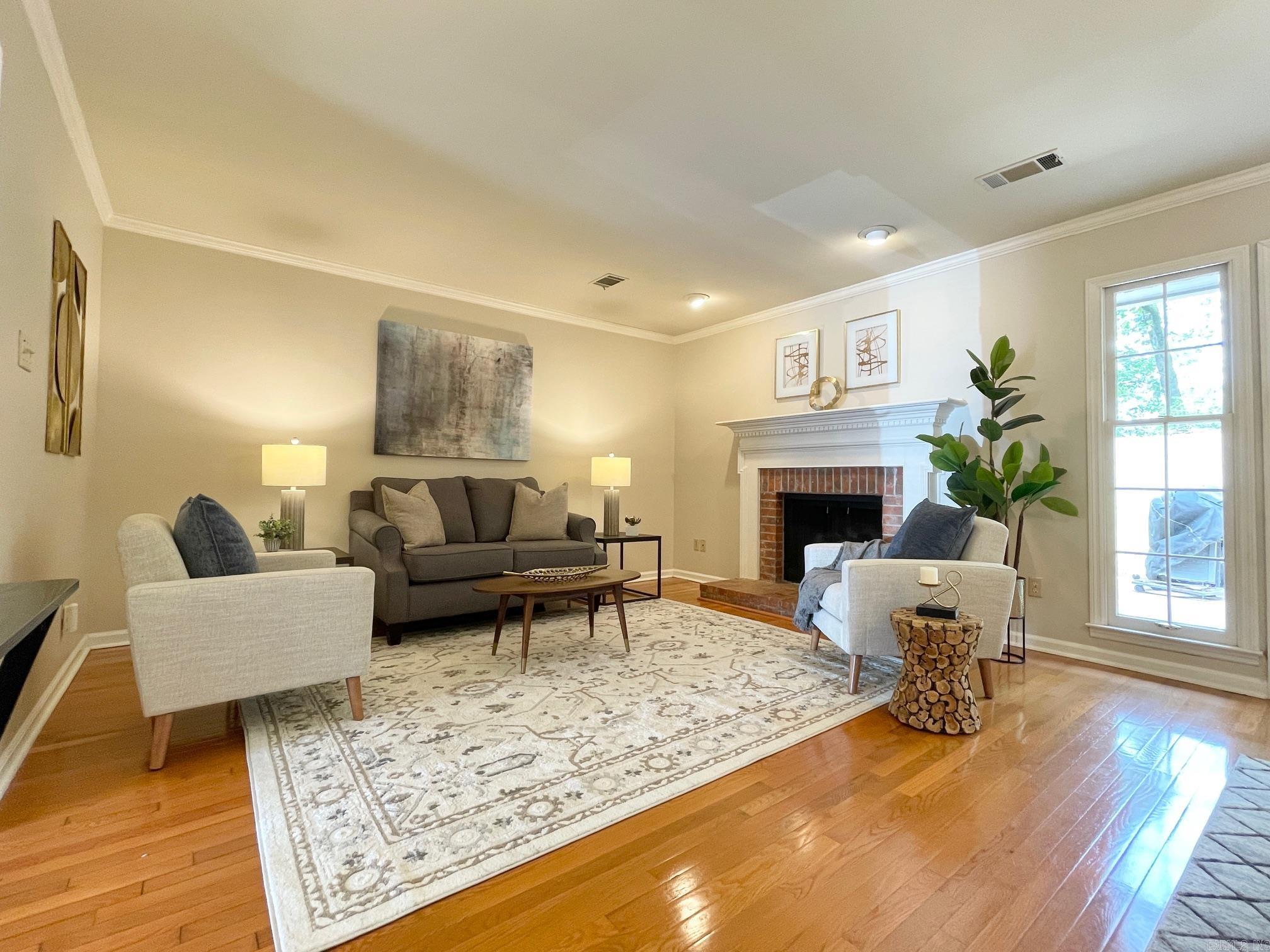 ANDOVER SQUARE - Residential