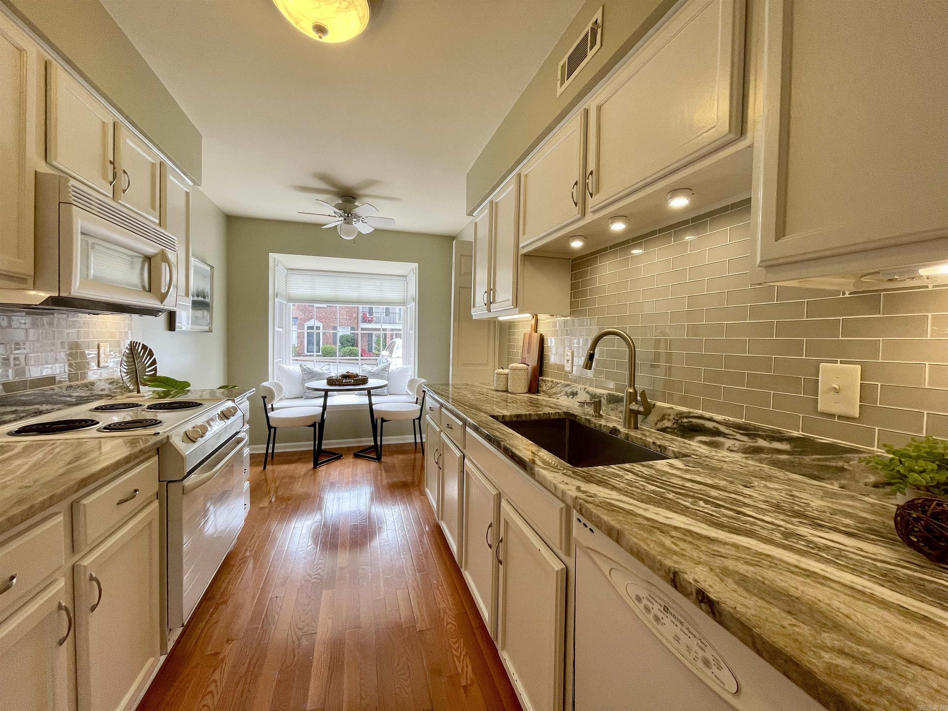 ANDOVER SQUARE - Residential