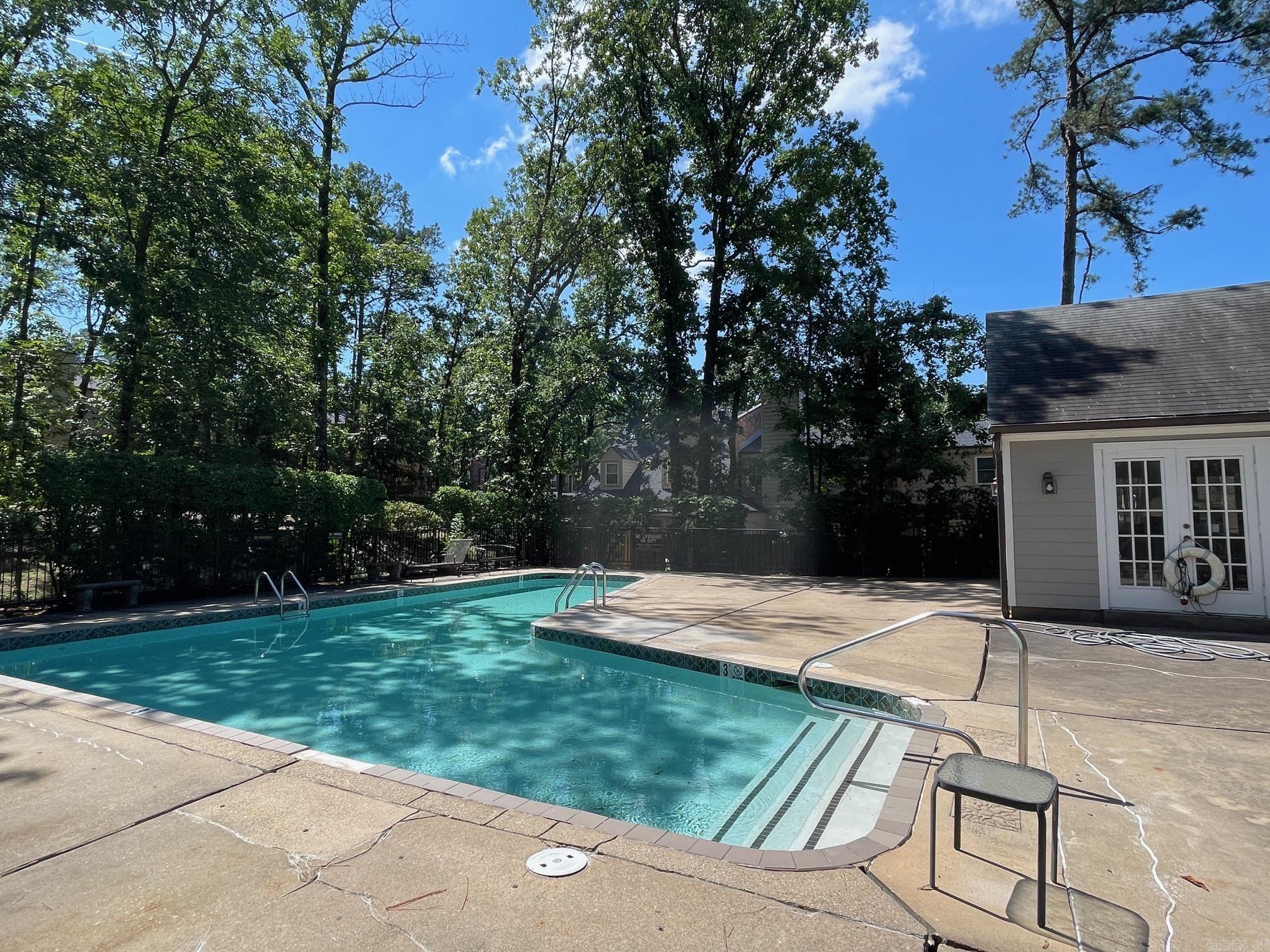 ANDOVER SQUARE - Residential