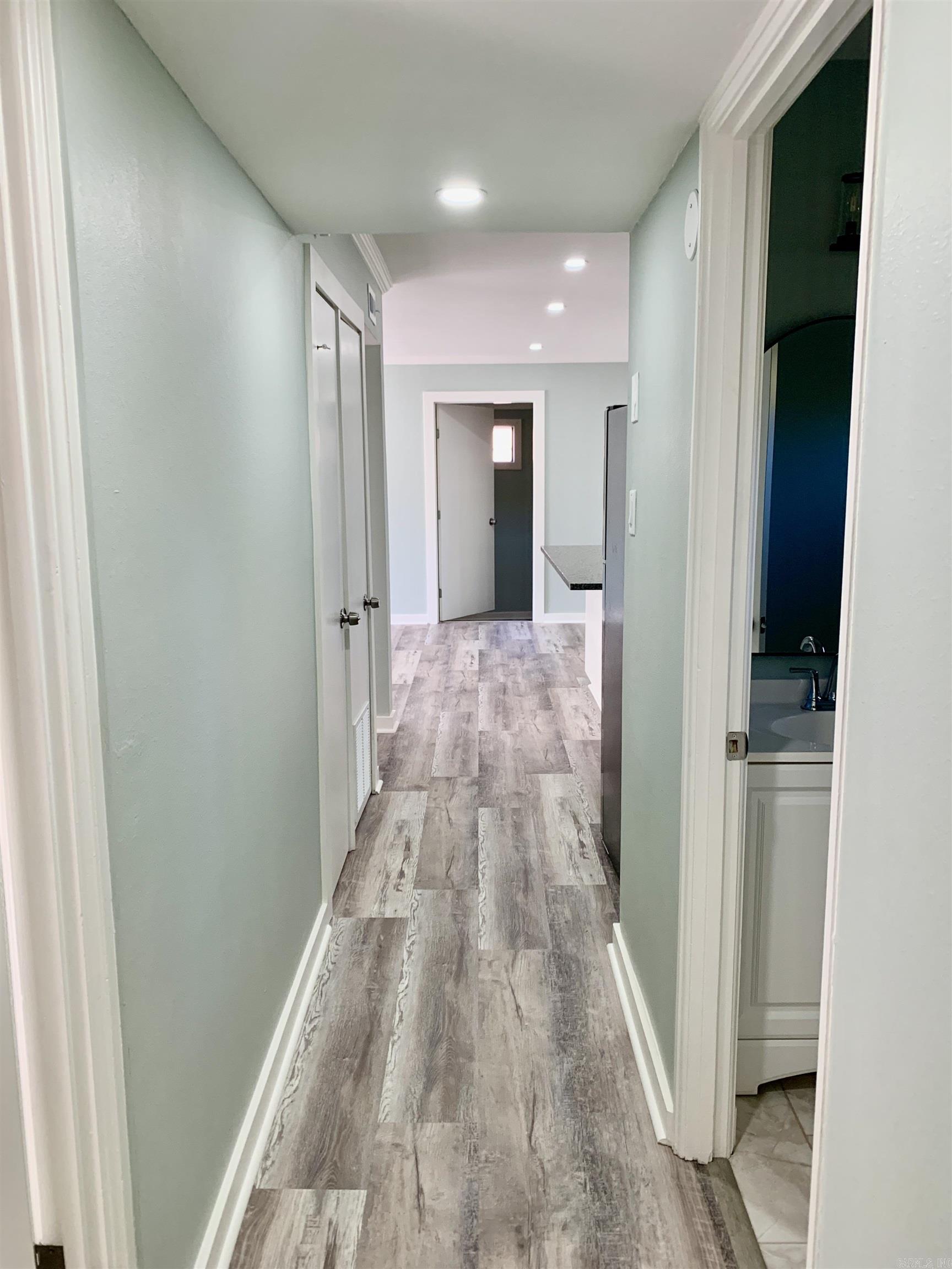 MEADOWCLIFF - Residential