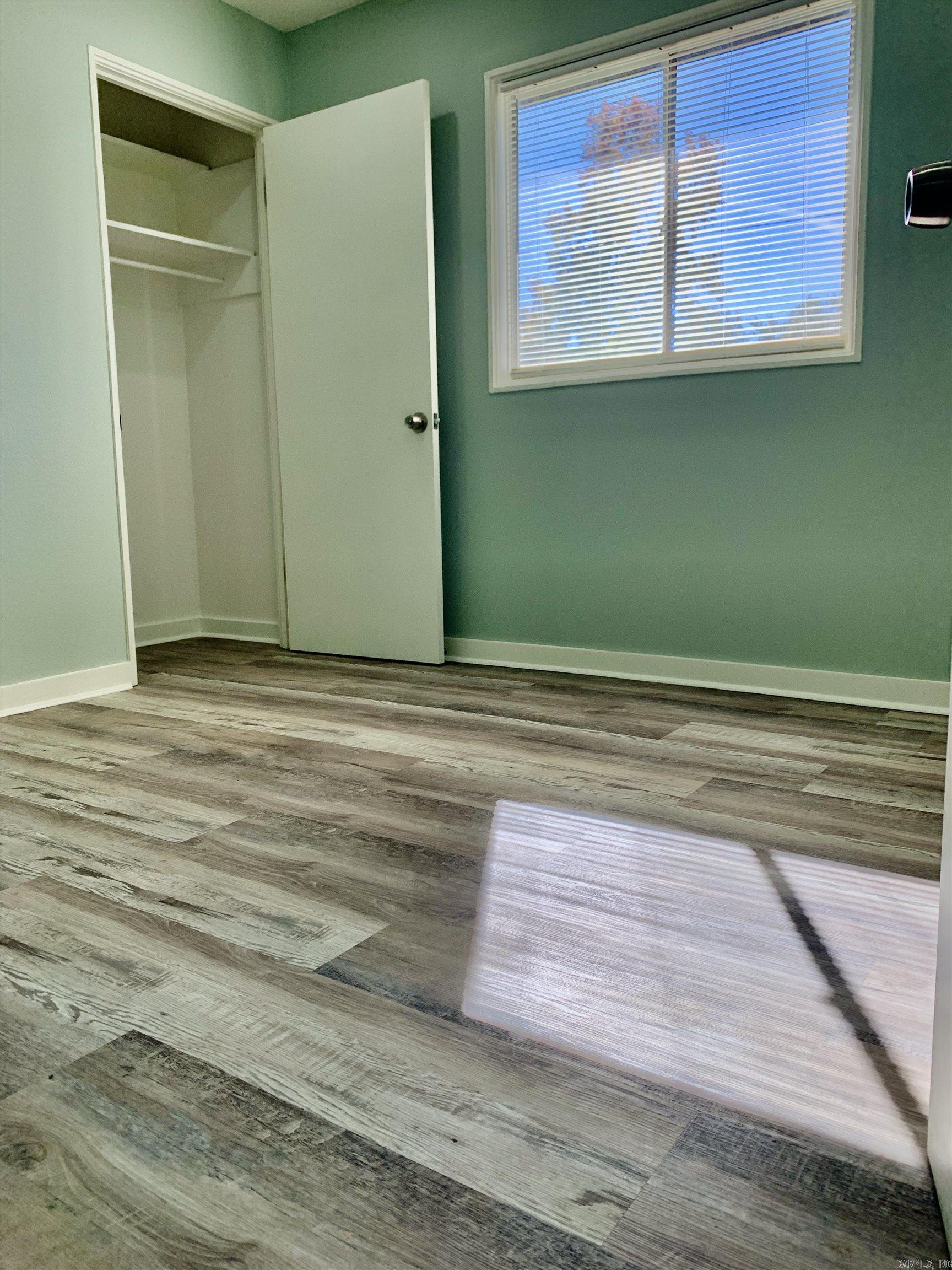 MEADOWCLIFF - Residential