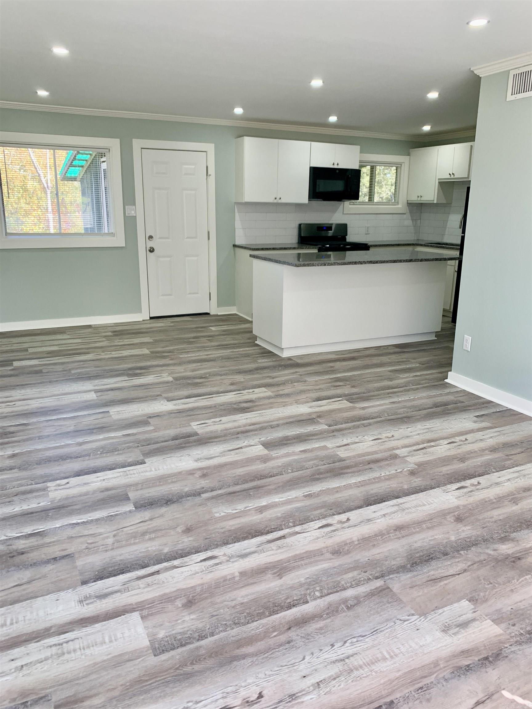 MEADOWCLIFF - Residential