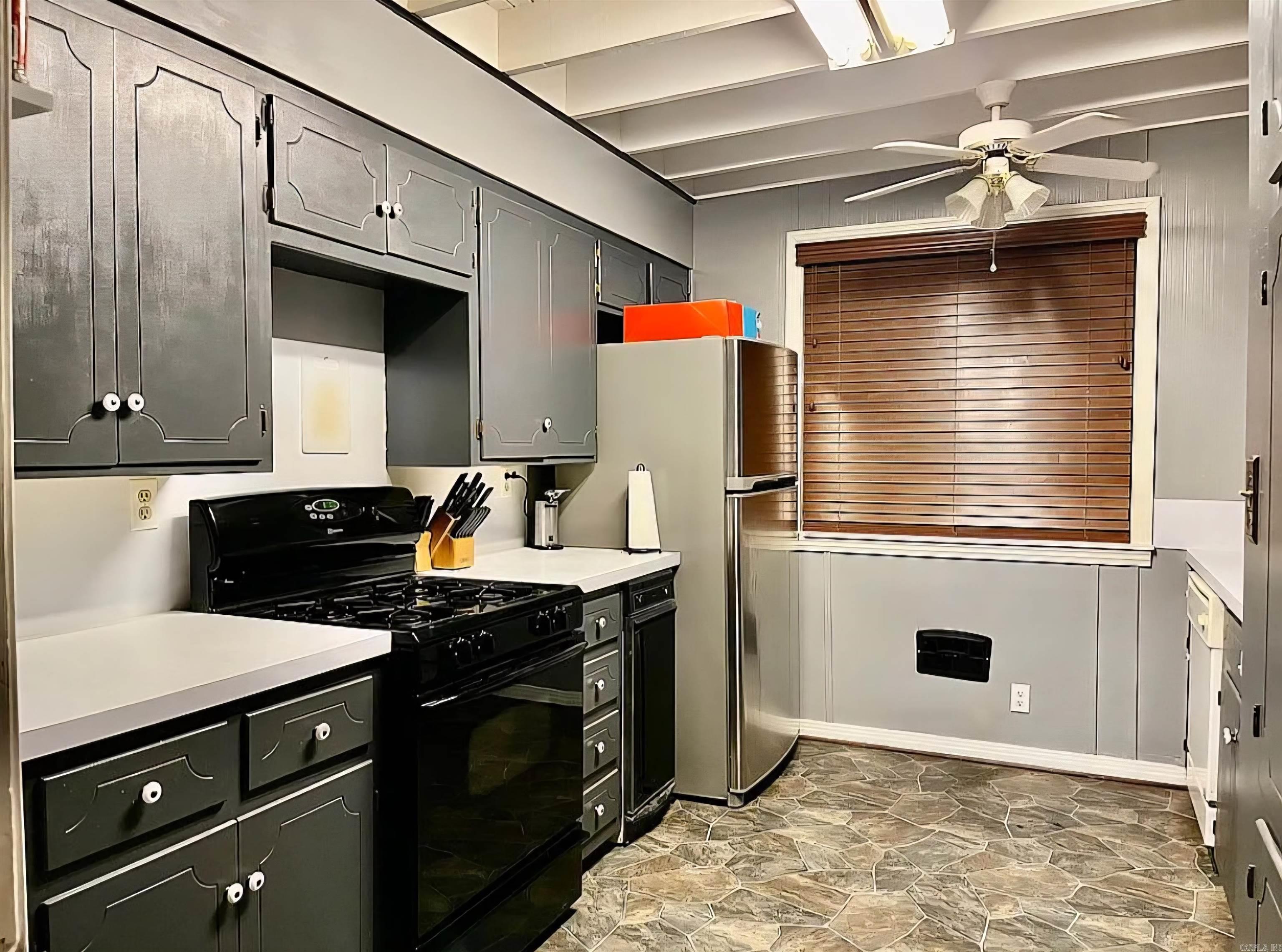 CITY ACREAGE C.C. - Residential