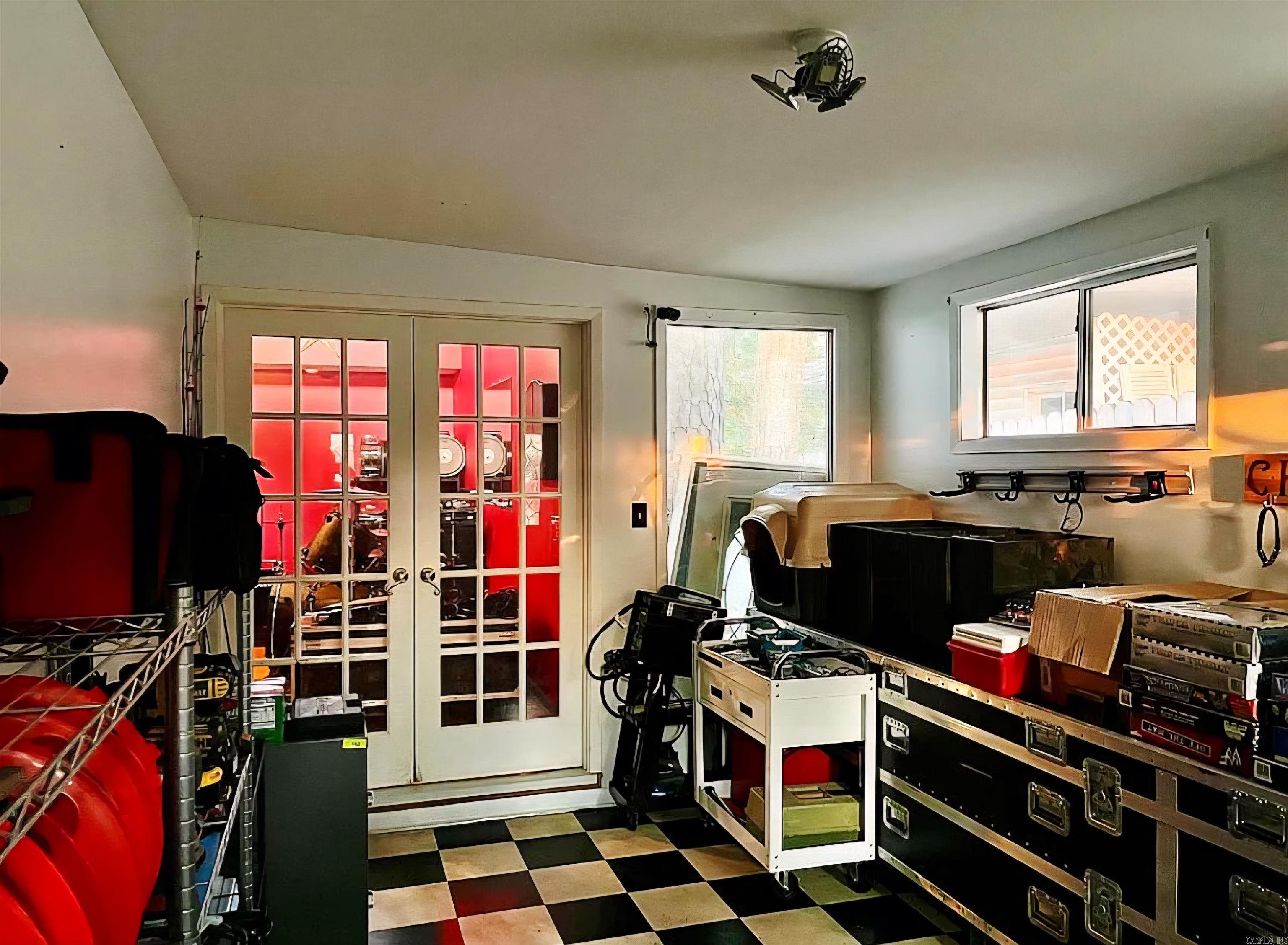 CITY ACREAGE C.C. - Residential