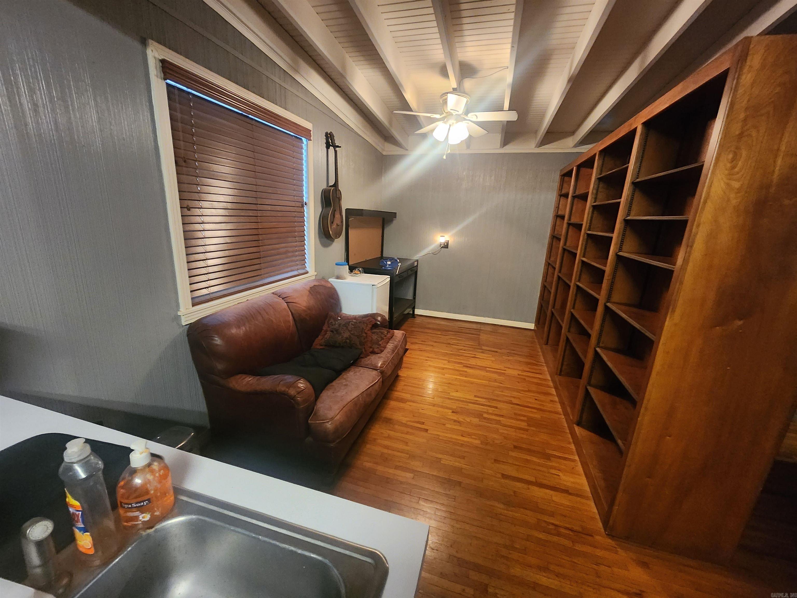 CITY ACREAGE C.C. - Residential