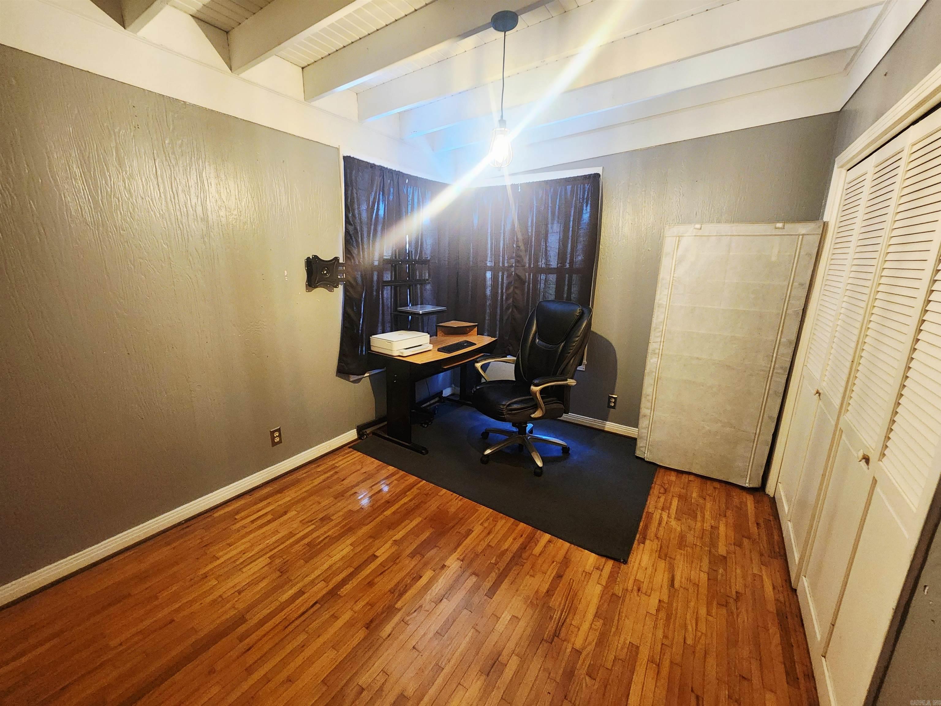 CITY ACREAGE C.C. - Residential