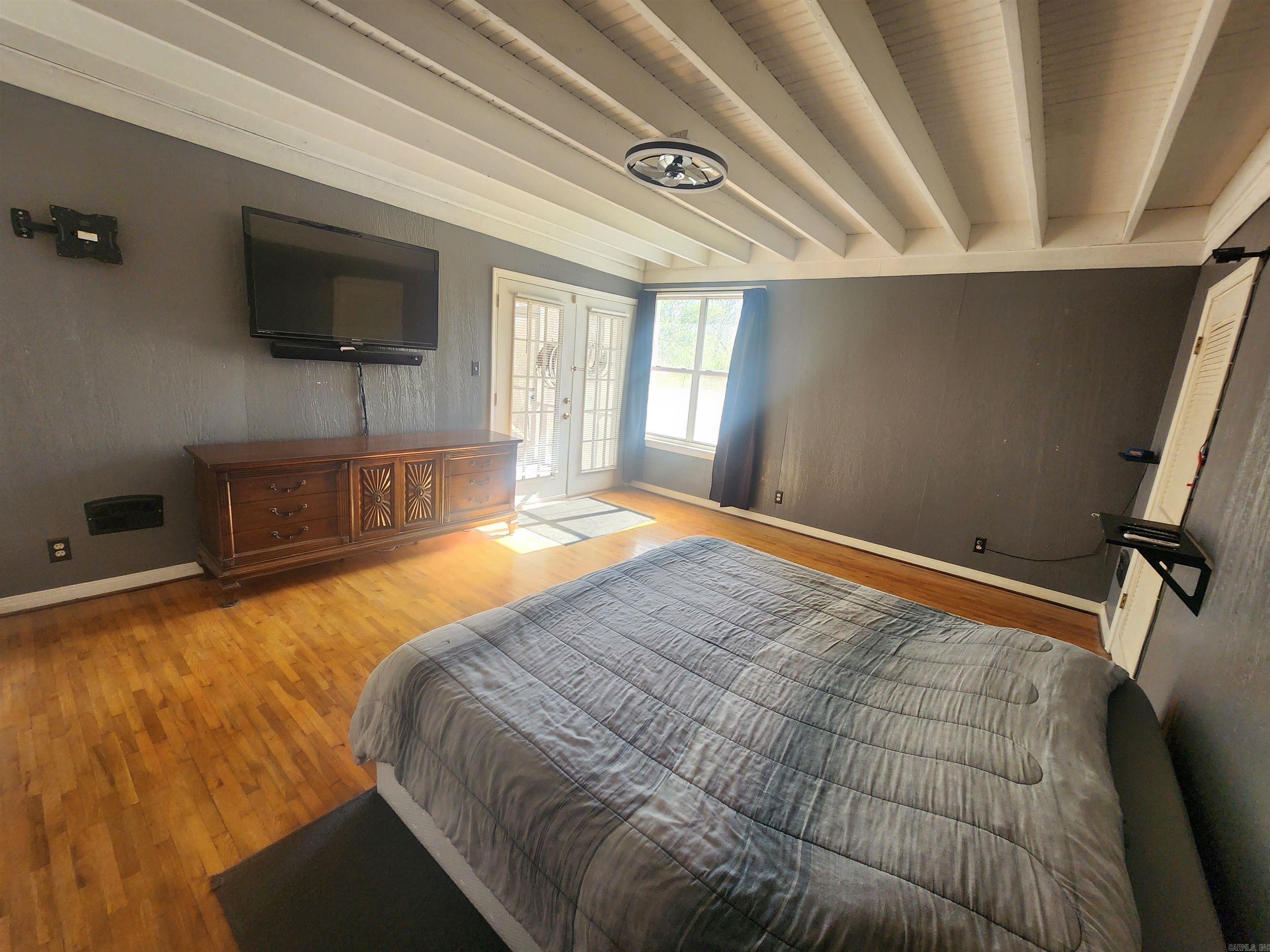 CITY ACREAGE C.C. - Residential