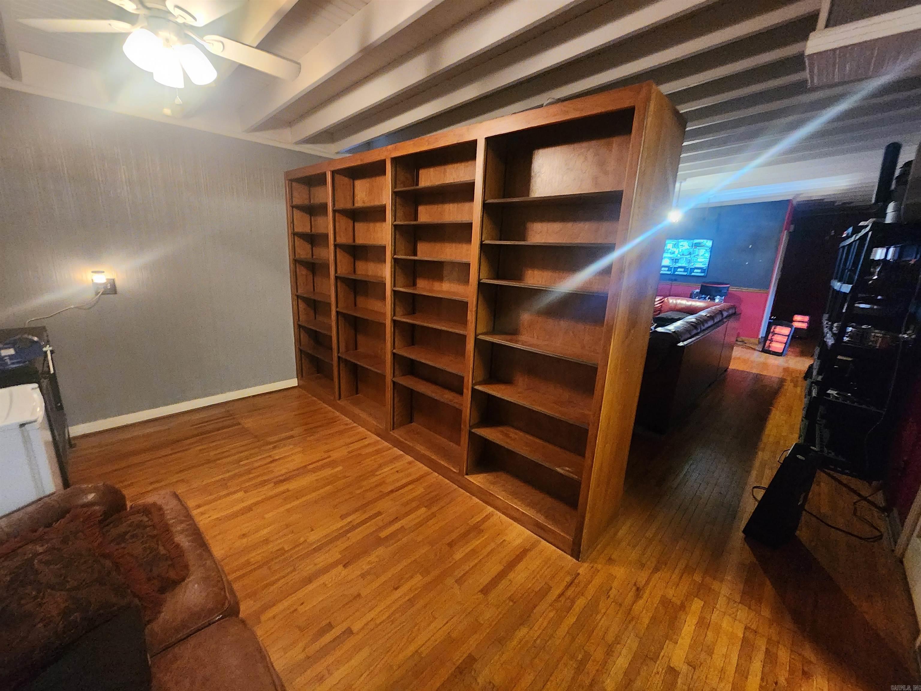 CITY ACREAGE C.C. - Residential