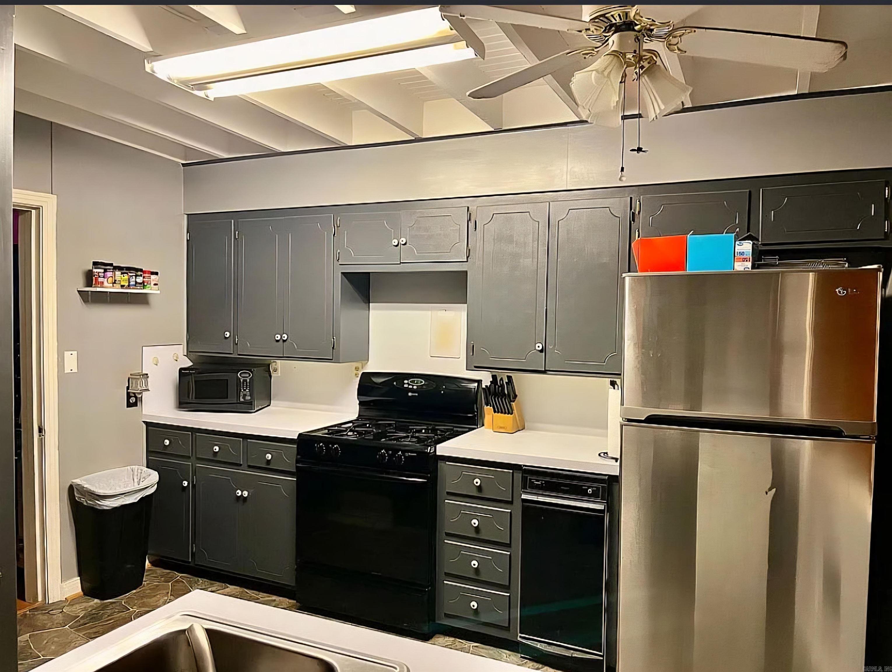 CITY ACREAGE C.C. - Residential