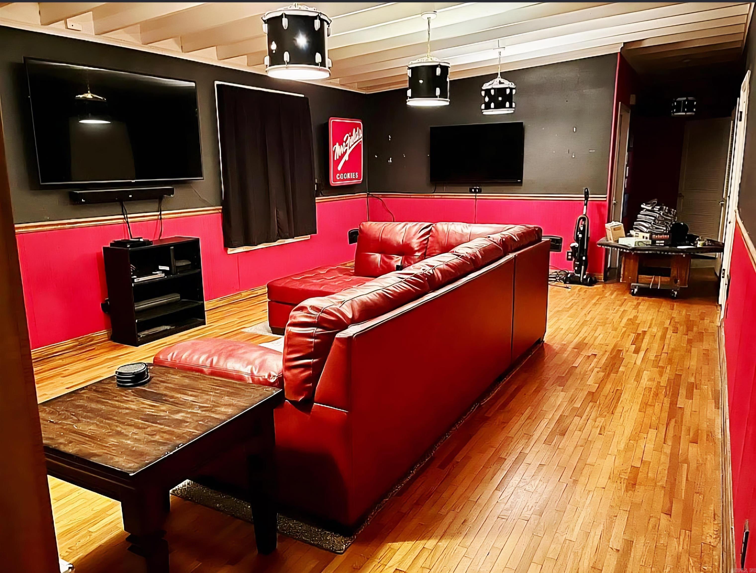 CITY ACREAGE C.C. - Residential