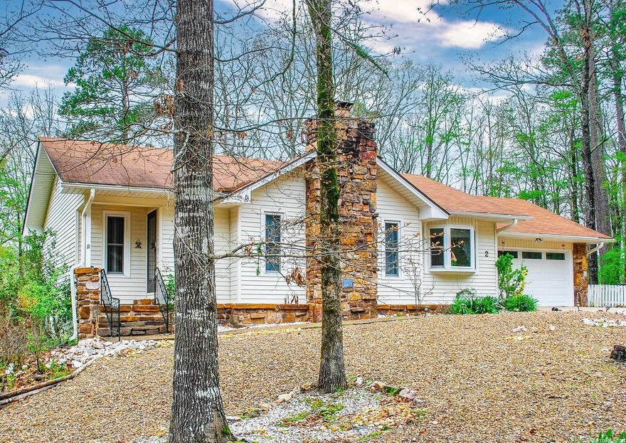 NICE 3 BEDROOM, 2 BATH HOME WITH 2 CAR GARAGE, ON A CORNER LOT, SINGLE LEVEL HOME, NO MAINTENANCE YARD, HOME HAS ALL NEW WINDOWS, WOOD & LAMINATE FLOORING, NICE 25X12 ARKANSAS ROOM KITCHEN COUNTER TOPS MARBLE. HP COMPRESSOR REPLACE 2022, NEW HOT WATER HEATER 2022