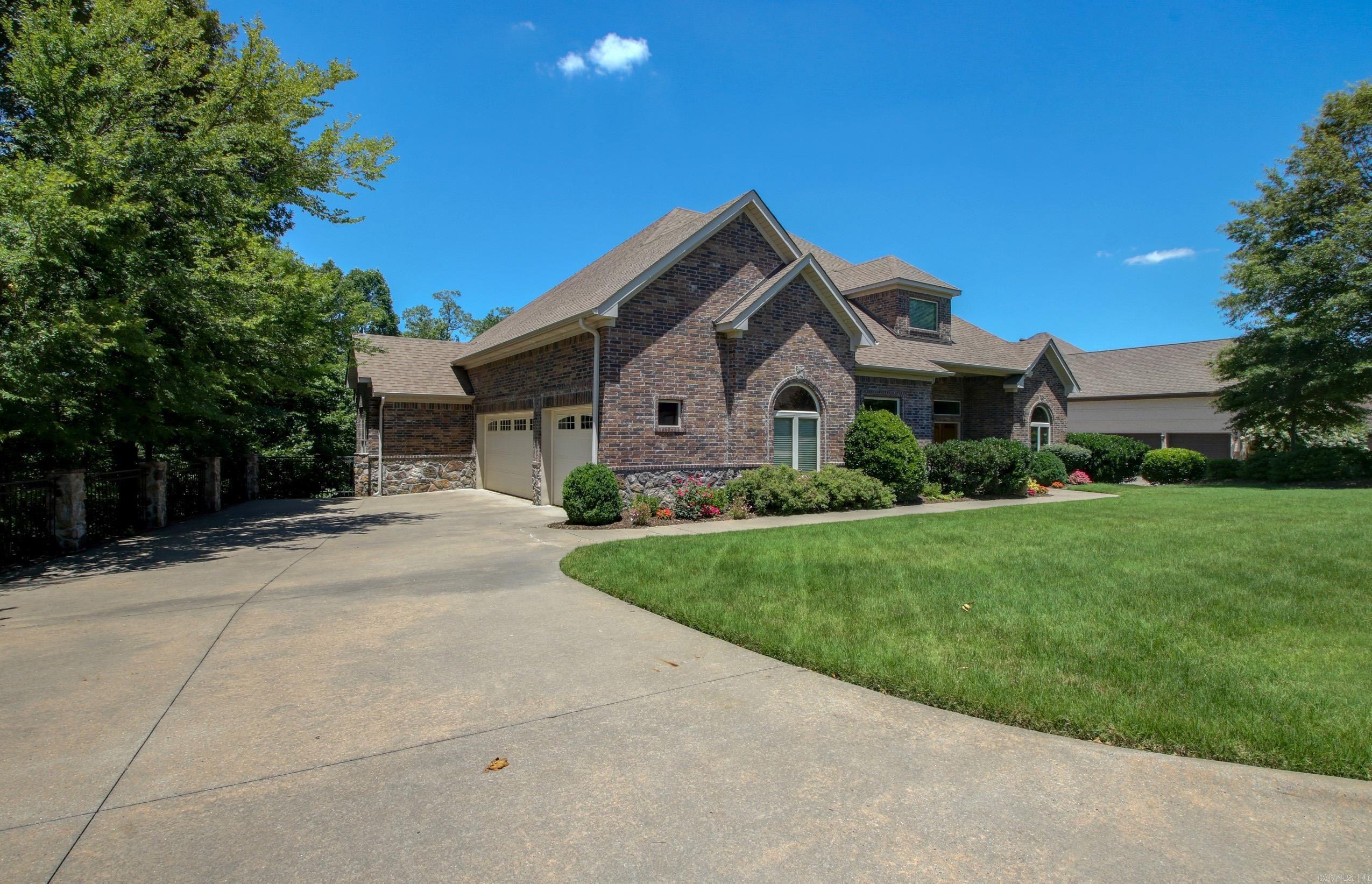 WOODLANDS EDGE - Residential