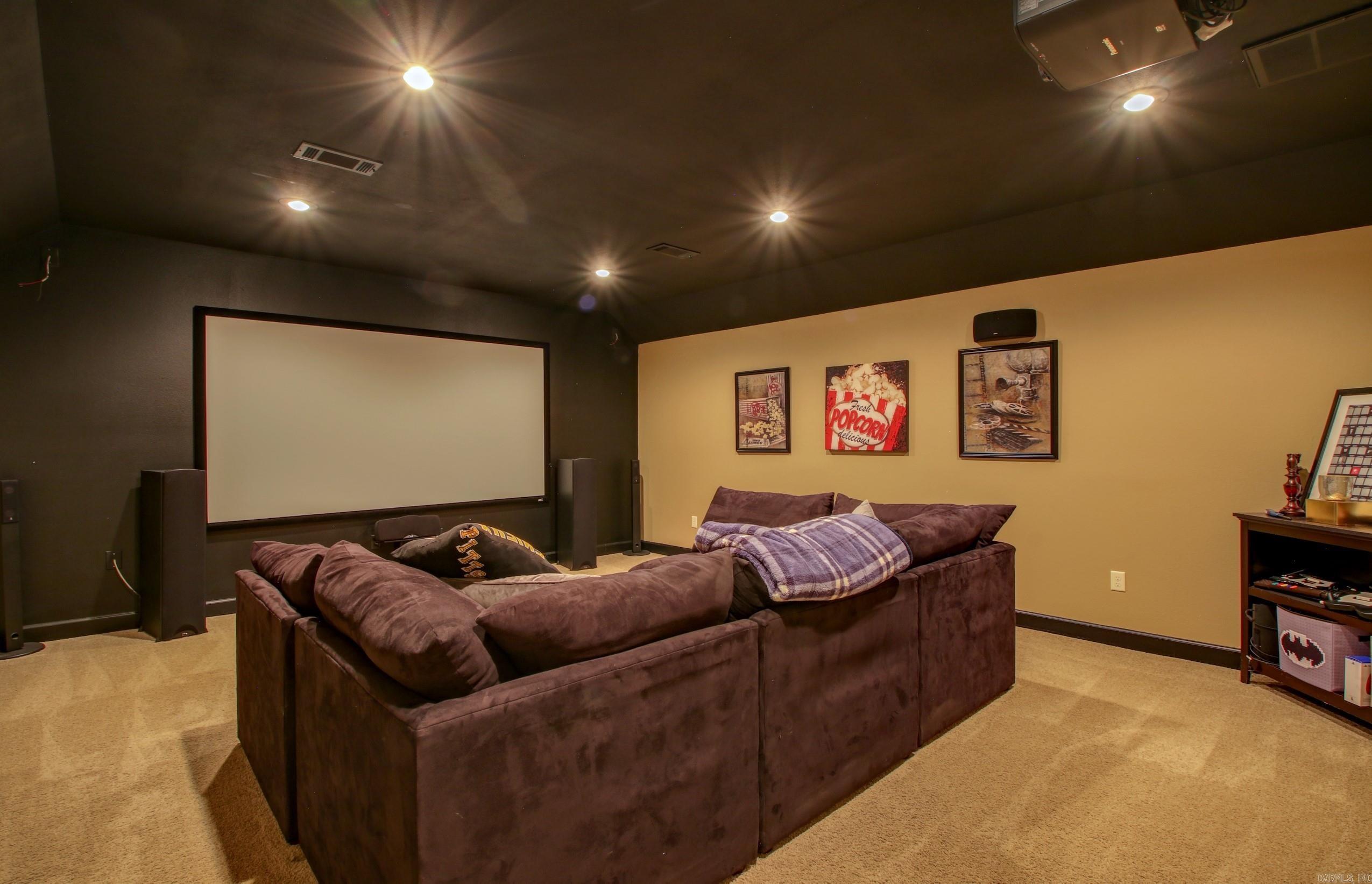 WOODLANDS EDGE - Residential